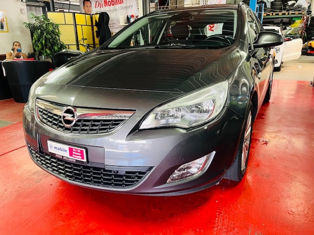 OPEL Astra SportsTourer 1.4i 16V Turbo