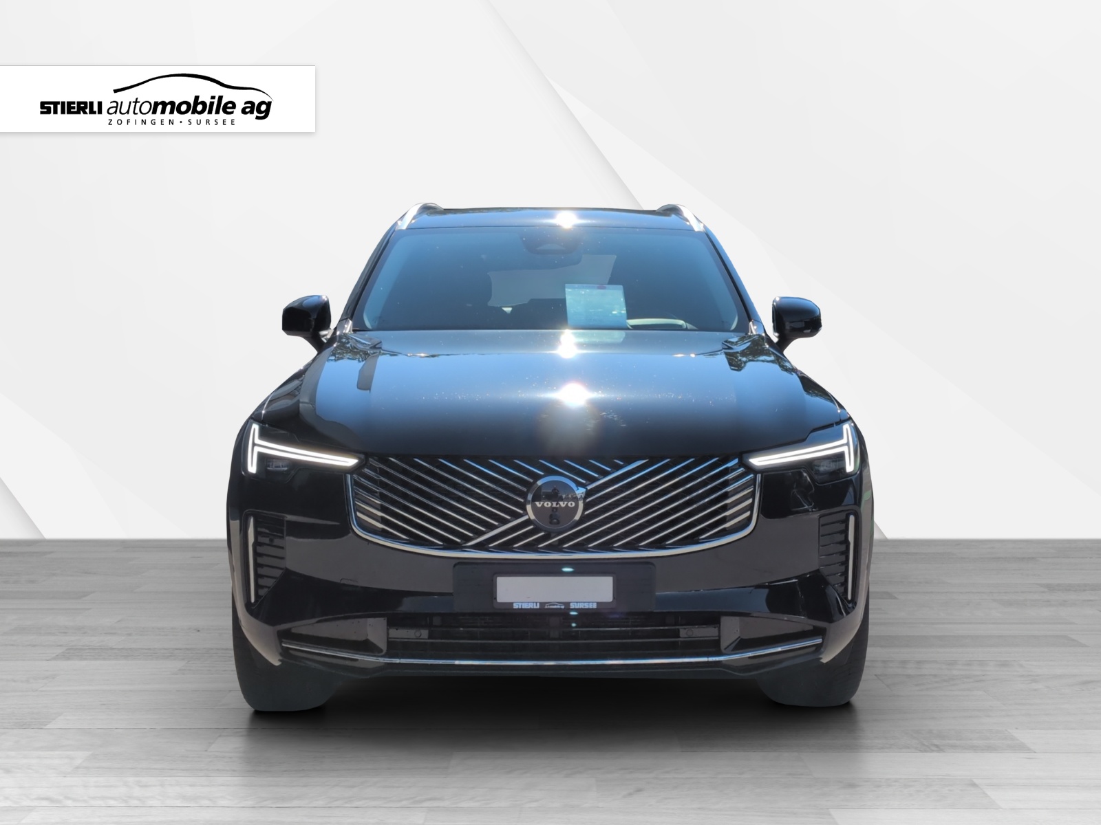 VOLVO XC90 2.0 B5 MH Plus Bright AWD-showroom-element-1