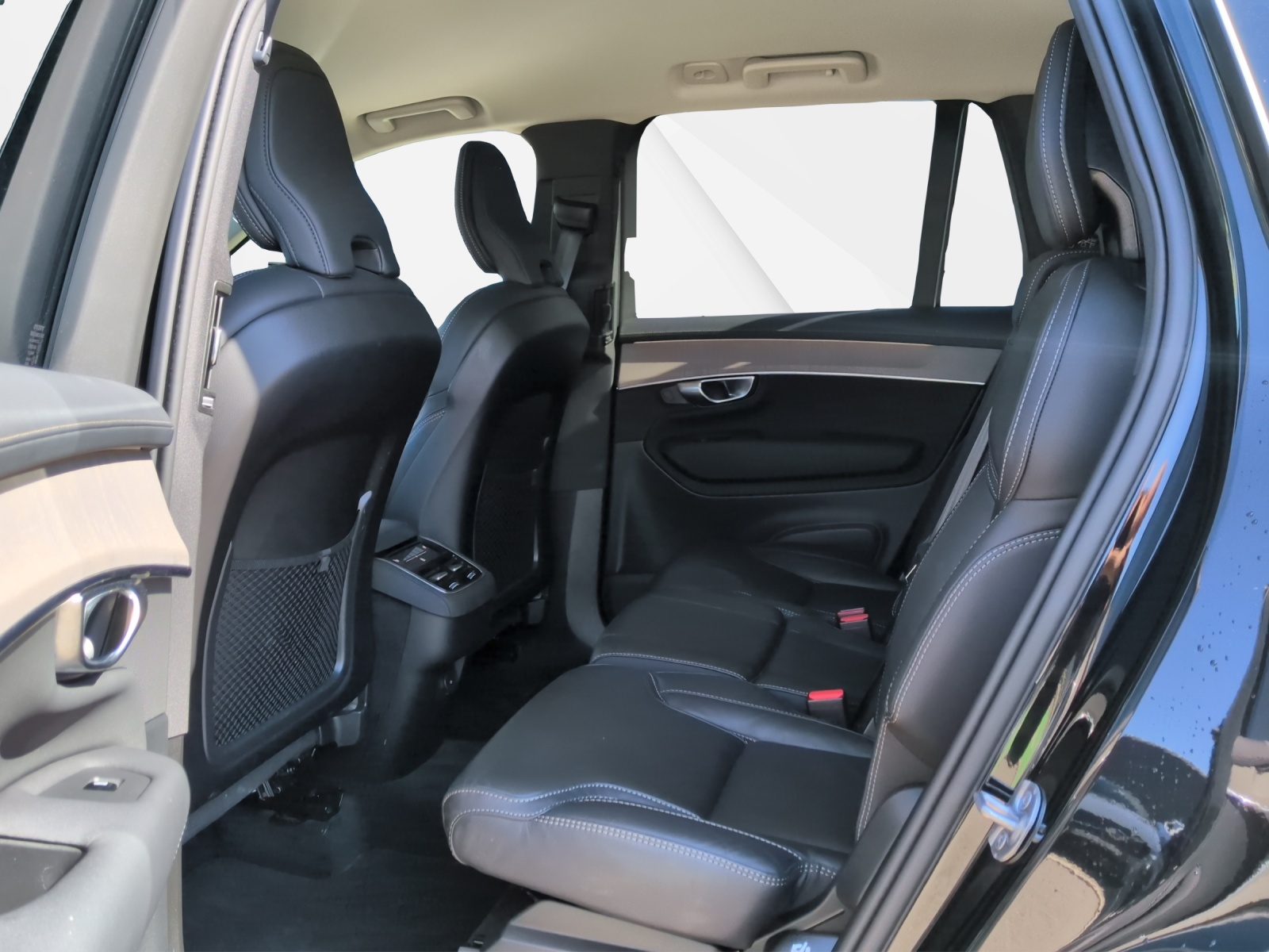VOLVO XC90 2.0 B5 MH Plus Bright AWD-image-13