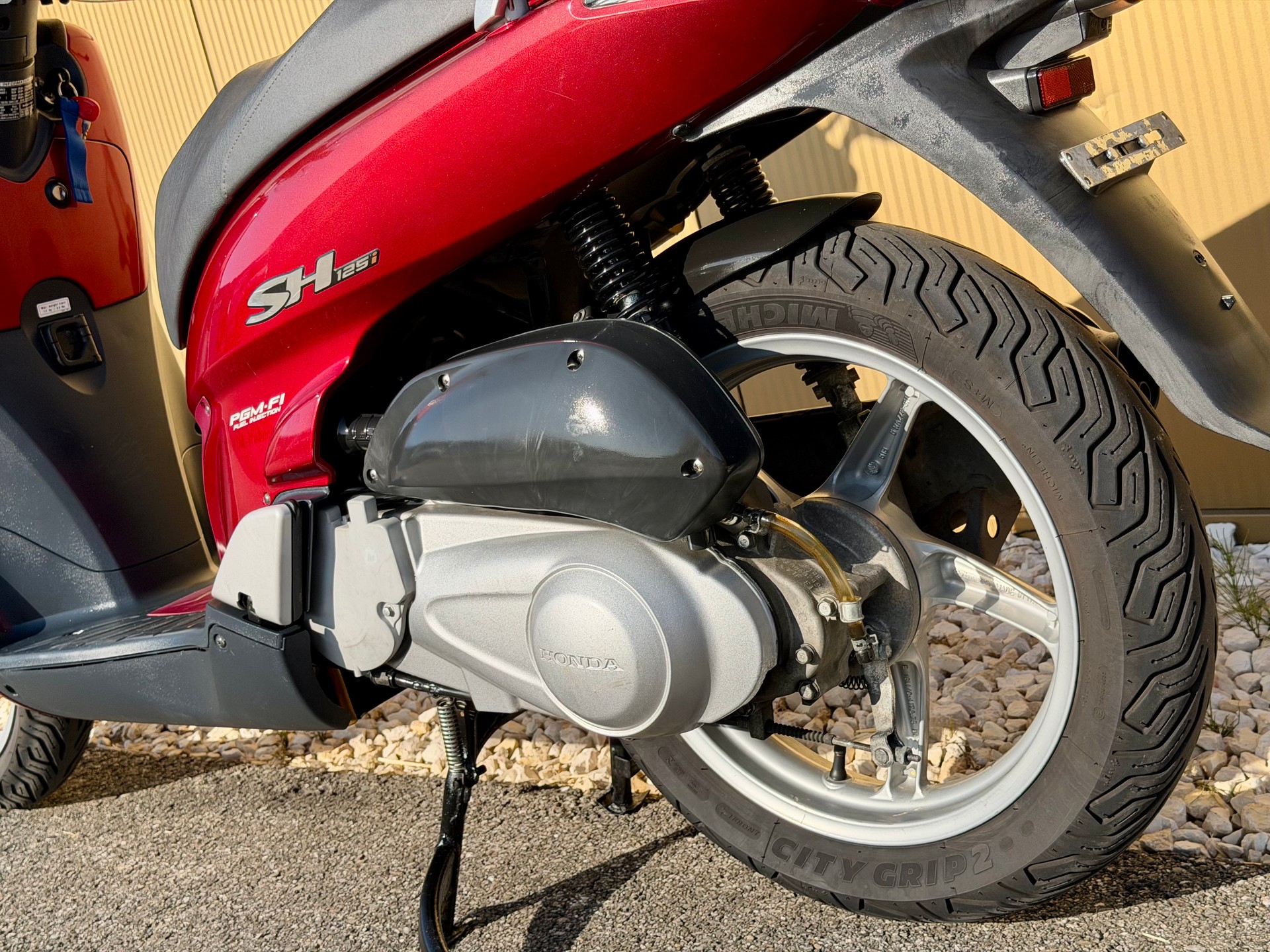 HONDA SH 125 i Topbox-image-13