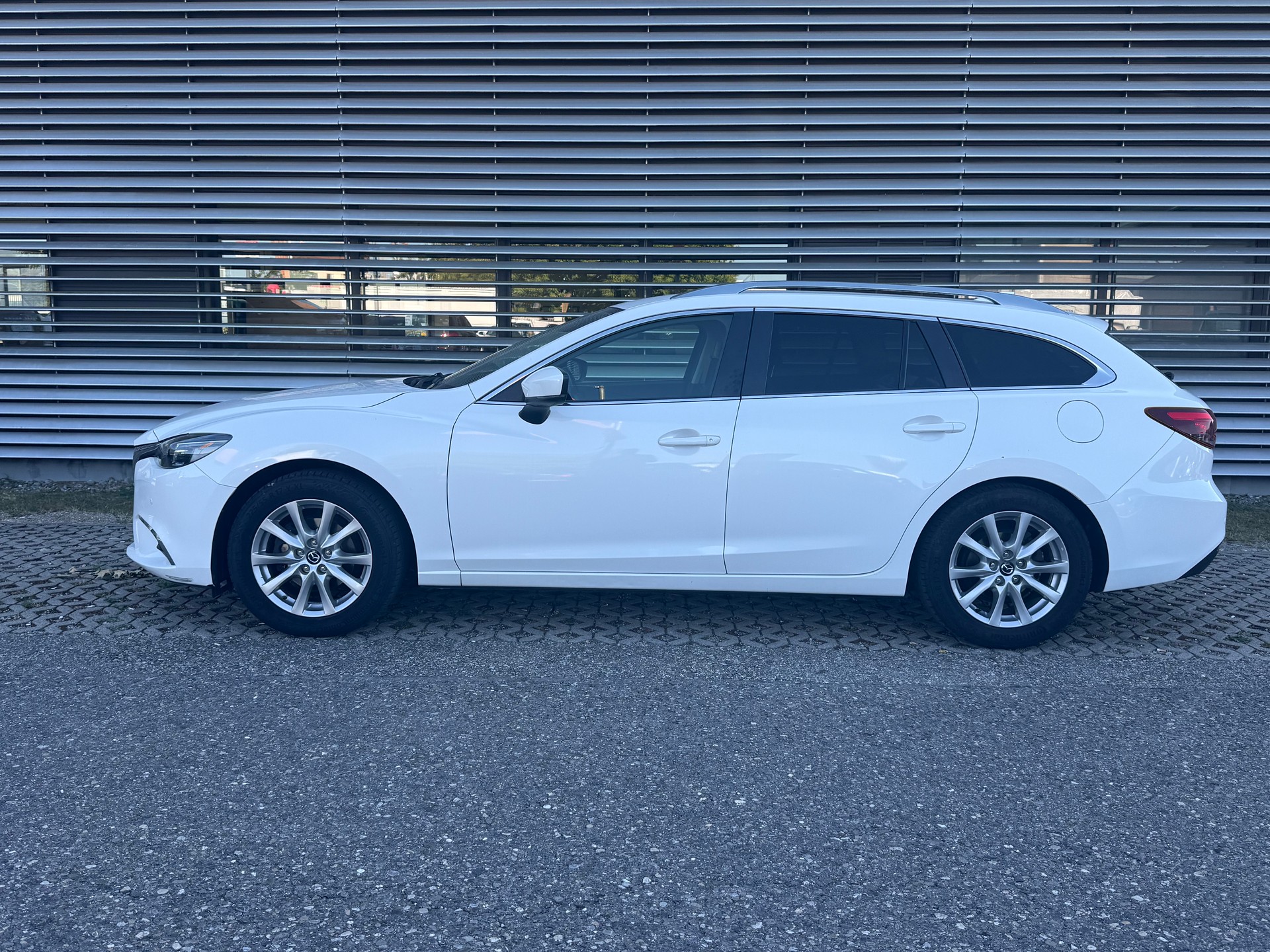 MAZDA 6 Sportwagon SKYACTIV-D 150 Ambition AWD-image-9