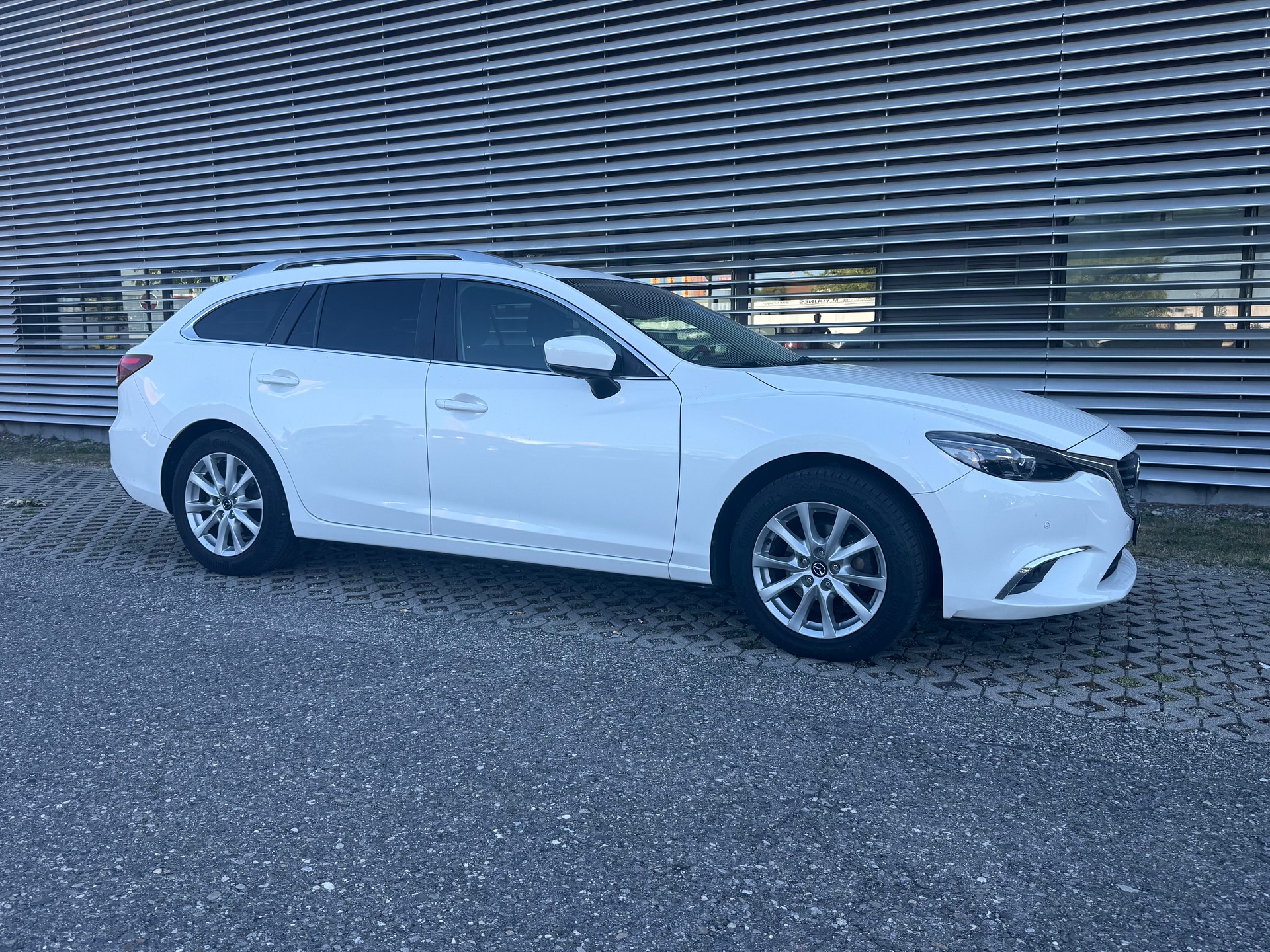 MAZDA 6 Sportwagon SKYACTIV-D 150 Ambition AWD-image-2