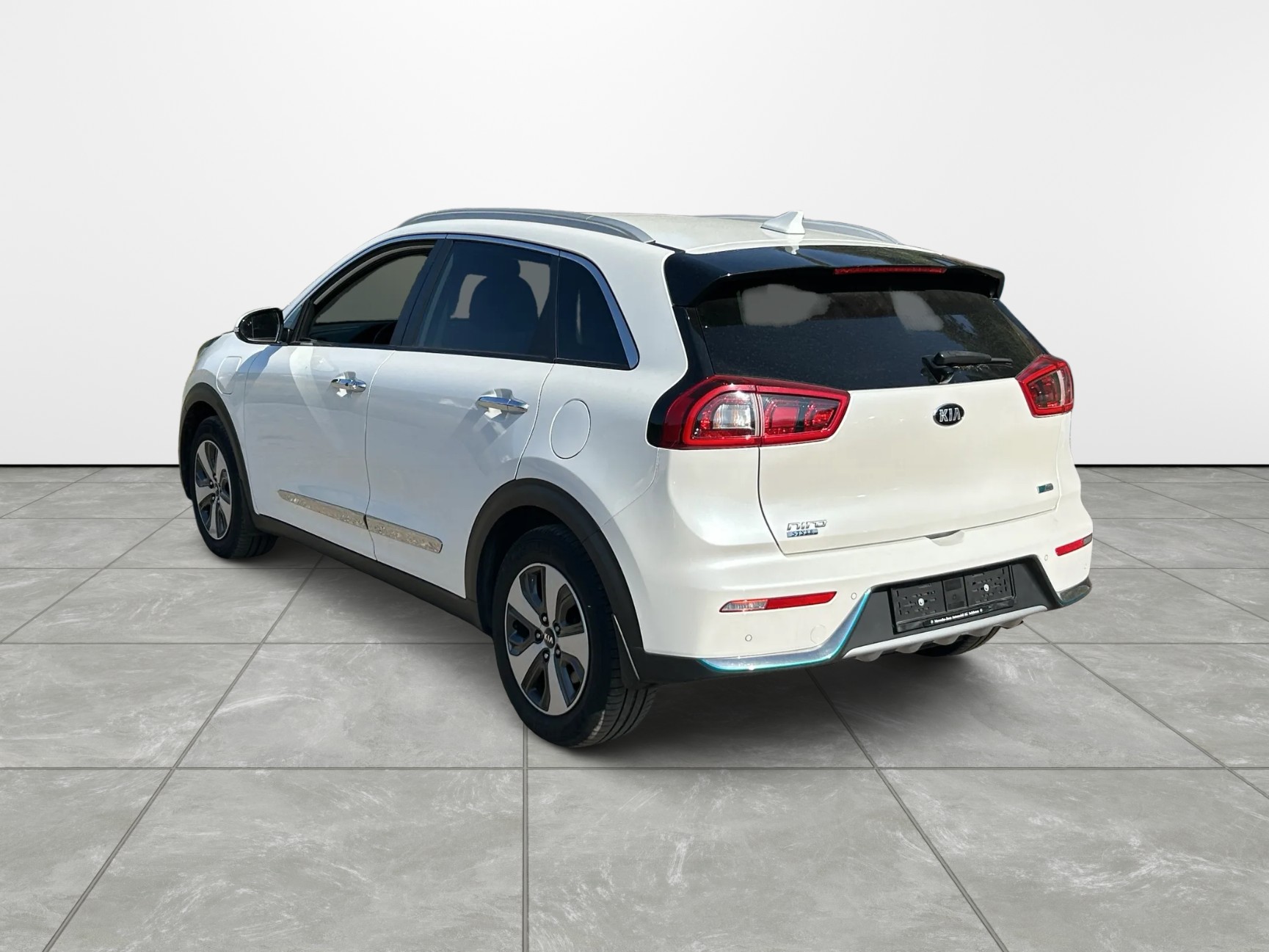 KIA Niro 1.6GDi Plug-in Hybrid DCT-image-1