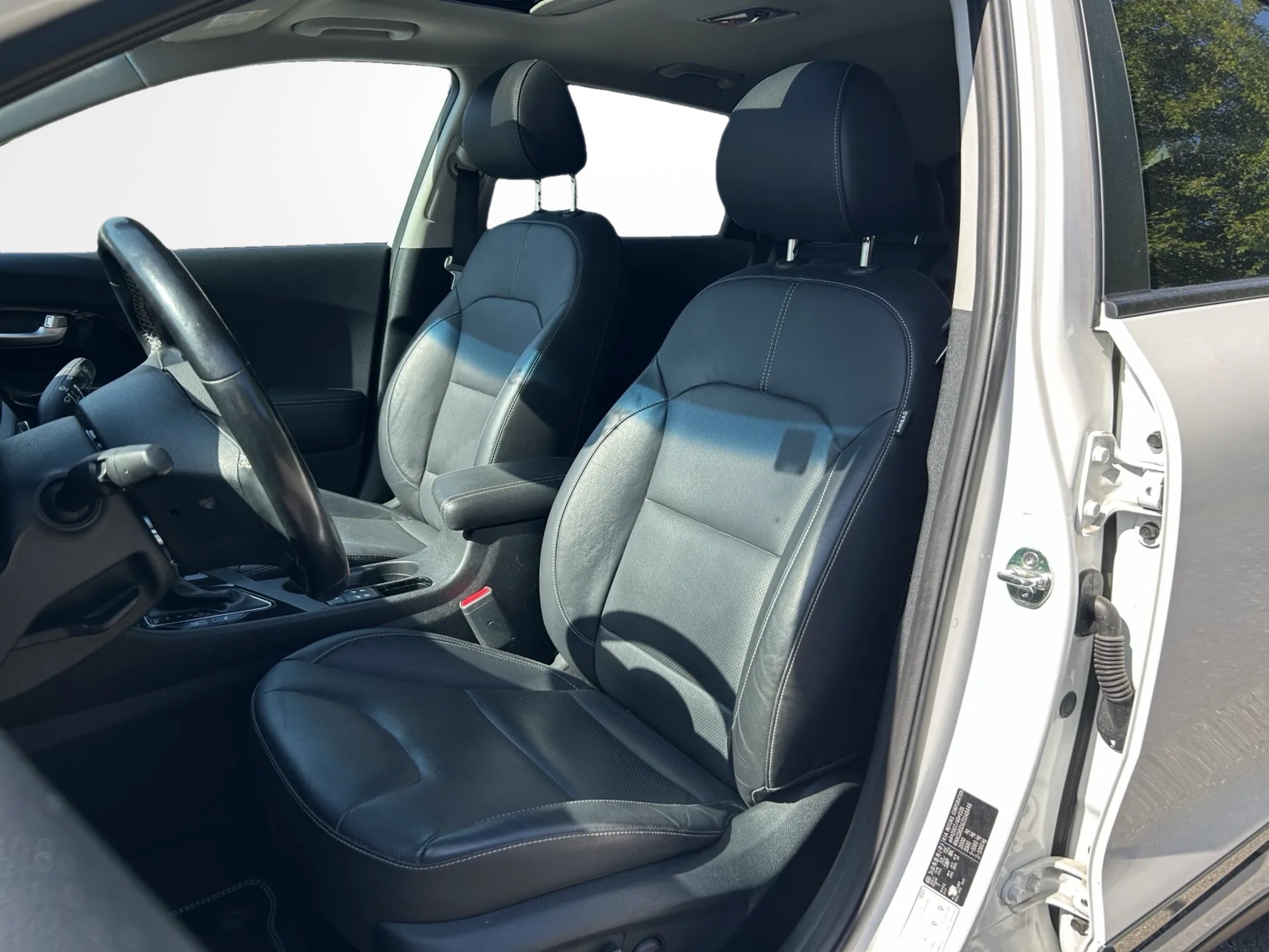 KIA Niro 1.6GDi Plug-in Hybrid DCT-image-4
