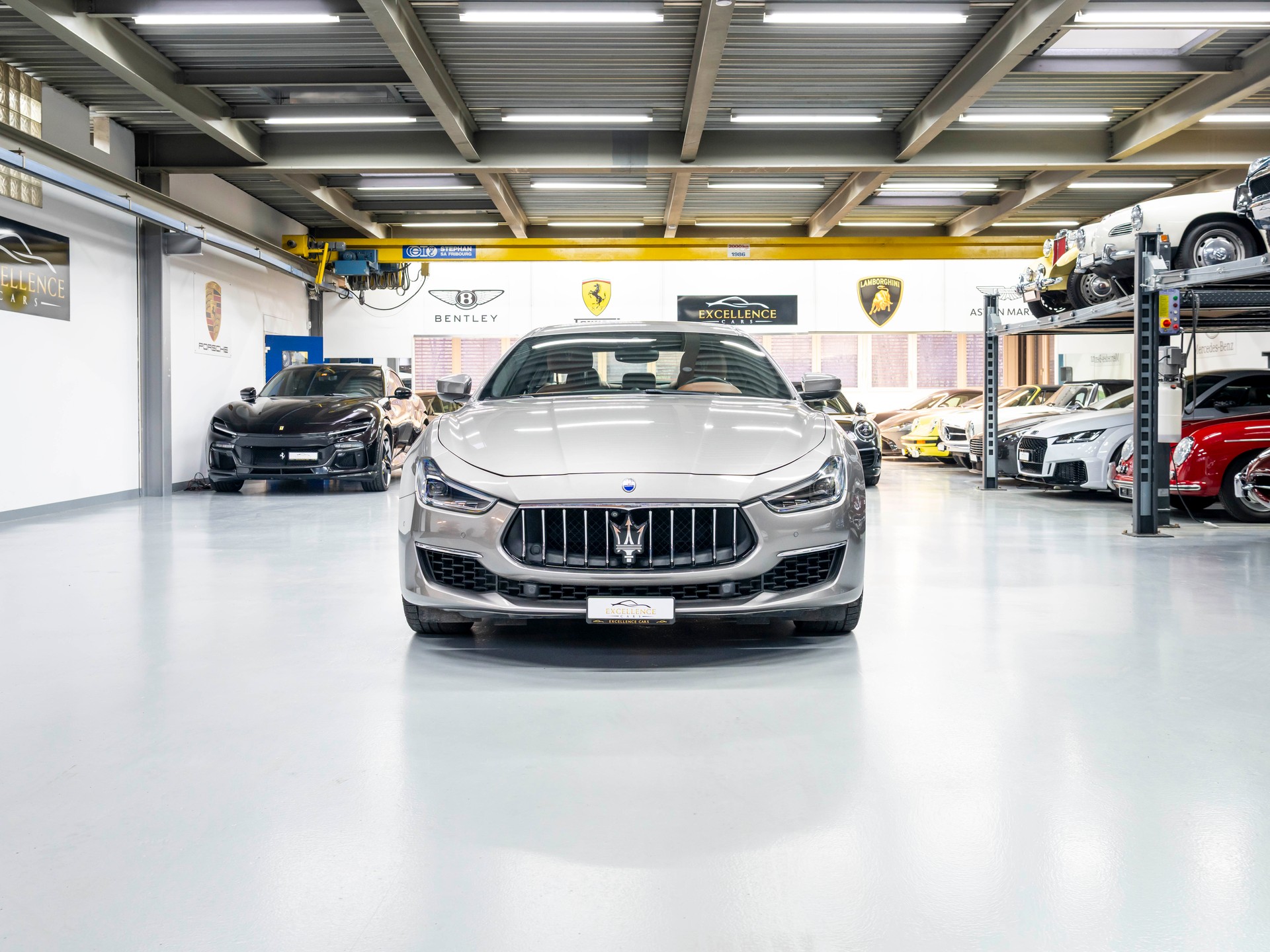 MASERATI Ghibli S Q4 3.0 V6 GranLusso Automatica-showroom-element-1