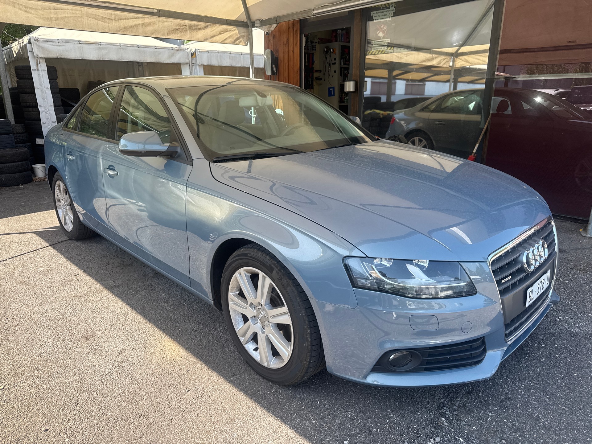 AUDI A4 Limousine 2.0 TFSI quattro S-tronic-showroom-element-2