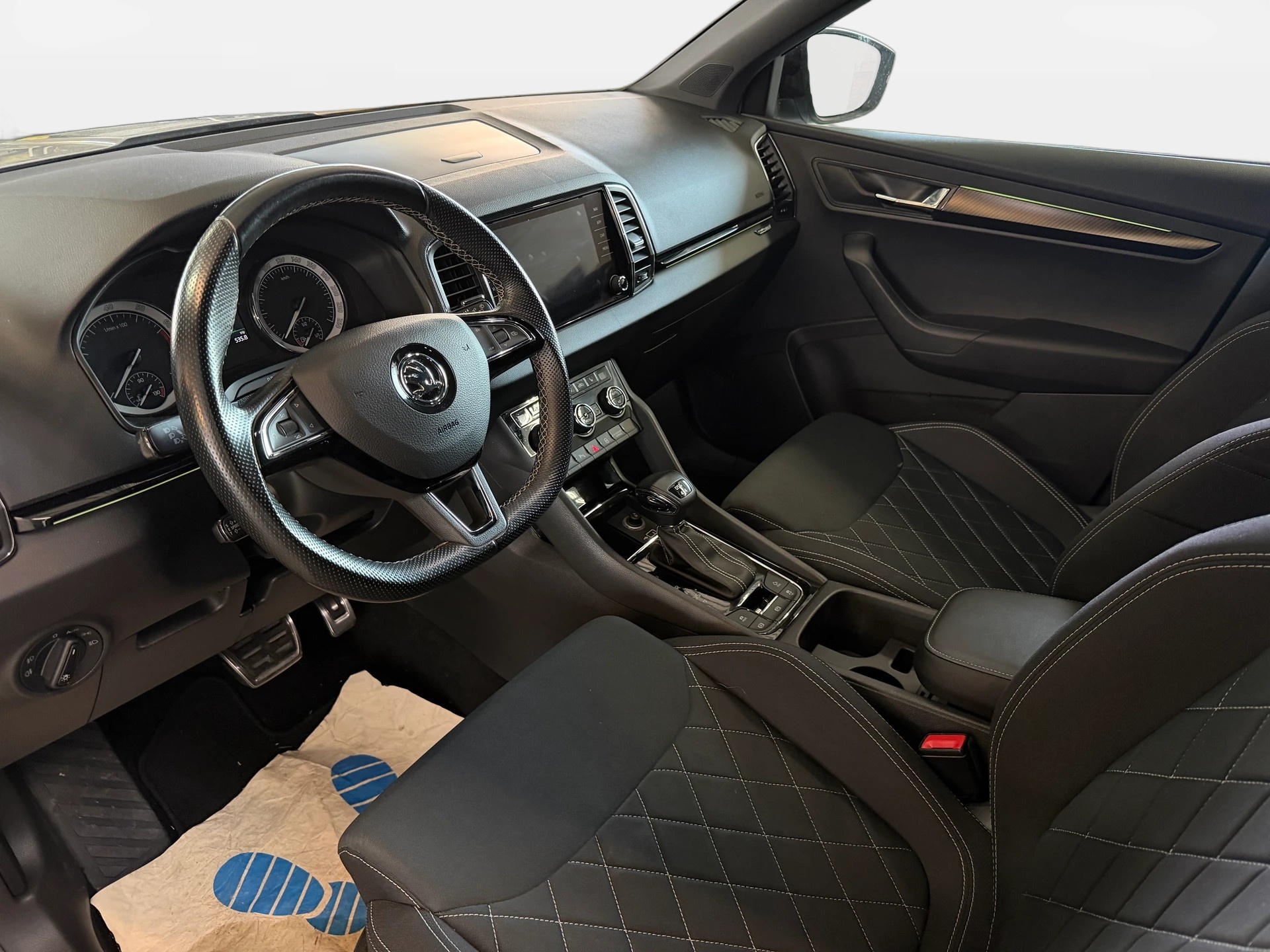 SKODA Karoq 2.0 TSI SportLine 4x4 DSG | CH-Auto | Aus 1-Hand | Frisch MFK | RF-Kamera-image-7