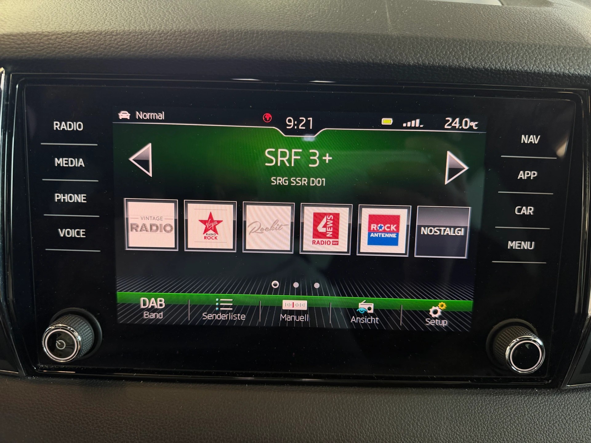 SKODA Karoq 2.0 TSI SportLine 4x4 DSG | CH-Auto | Aus 1-Hand | Frisch MFK | RF-Kamera-image-15