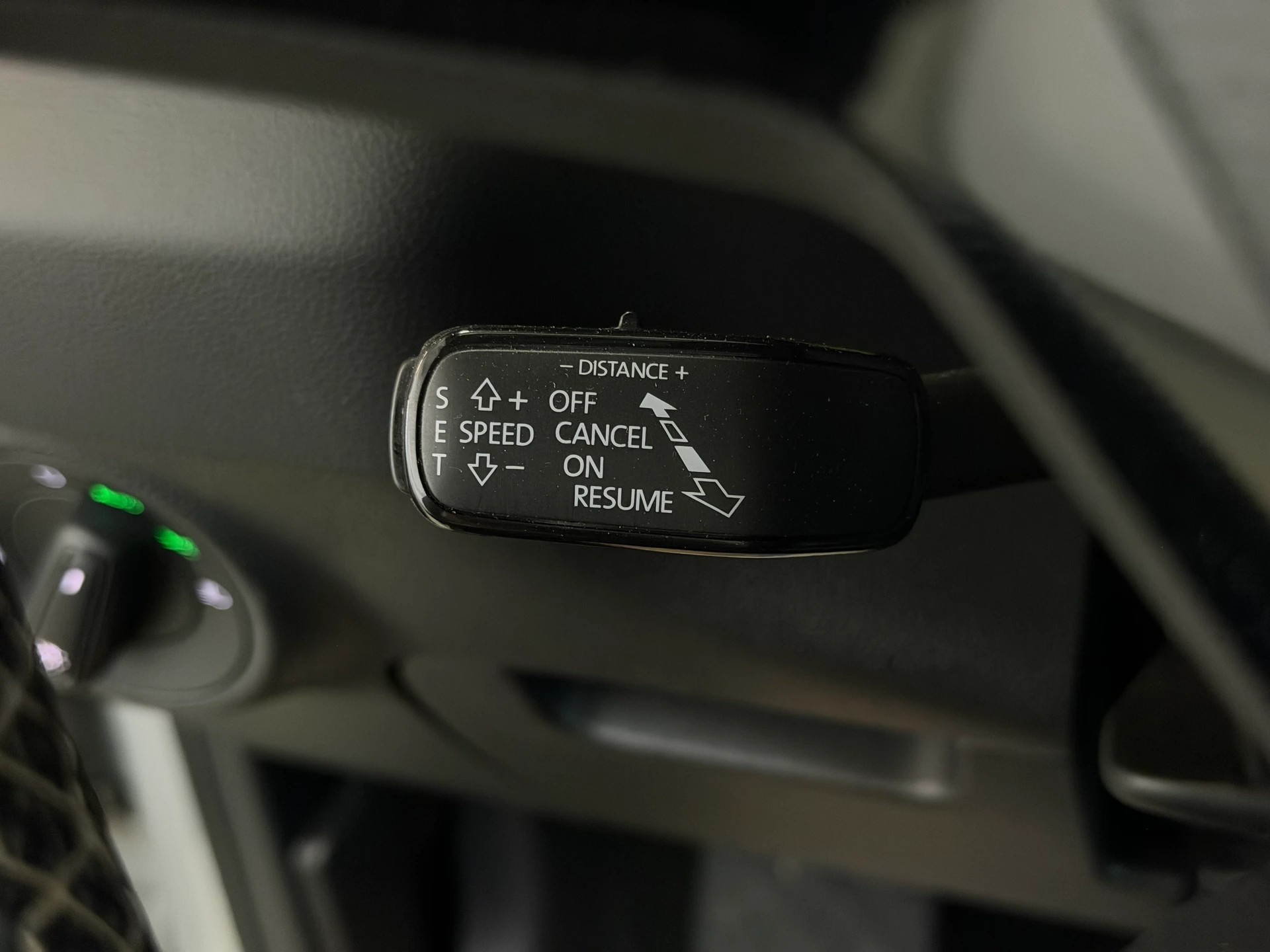 SKODA Karoq 2.0 TSI SportLine 4x4 DSG | CH-Auto | Aus 1-Hand | Frisch MFK | RF-Kamera-image-13