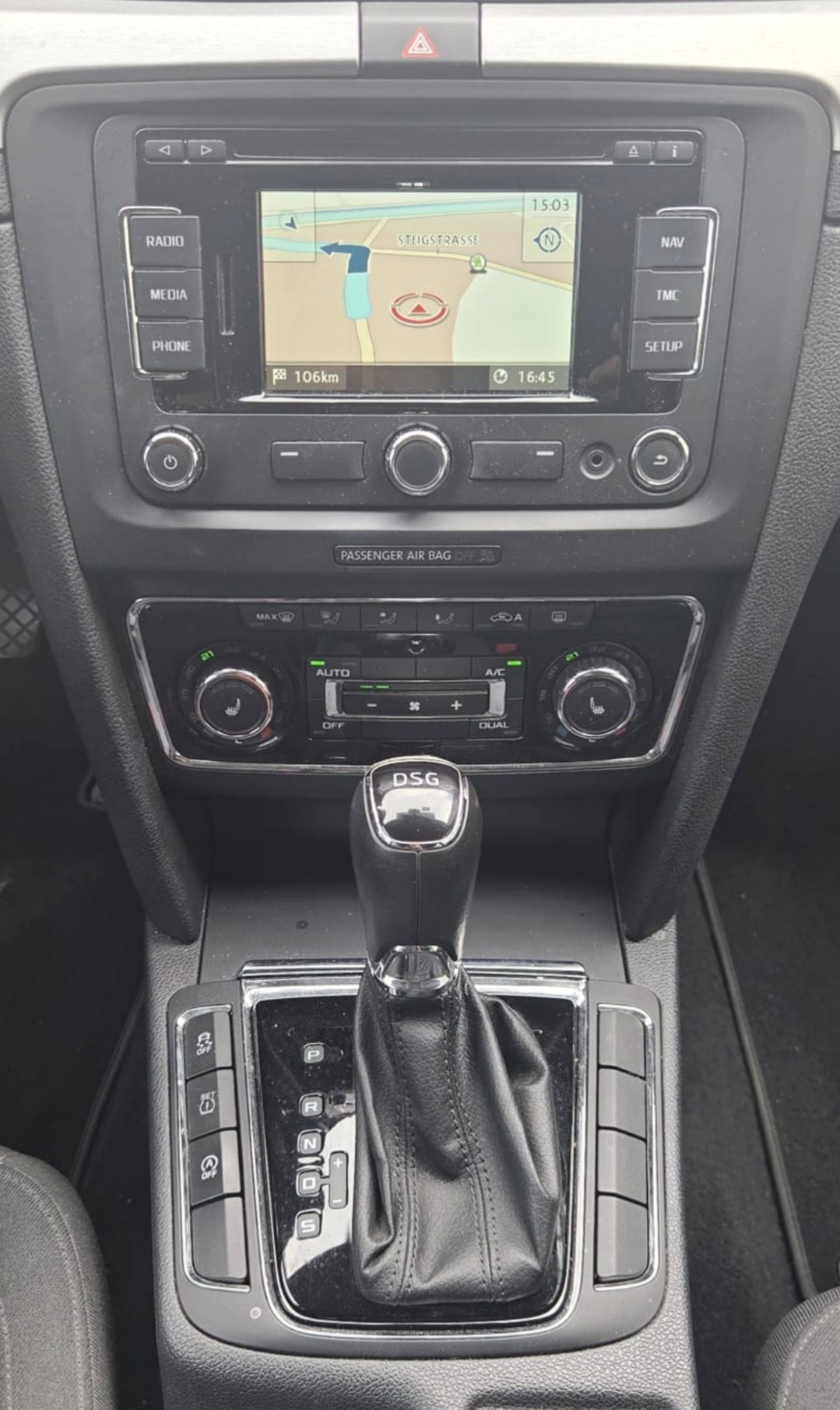 SKODA Superb 2.0 TDi Ambition DSG-image-7