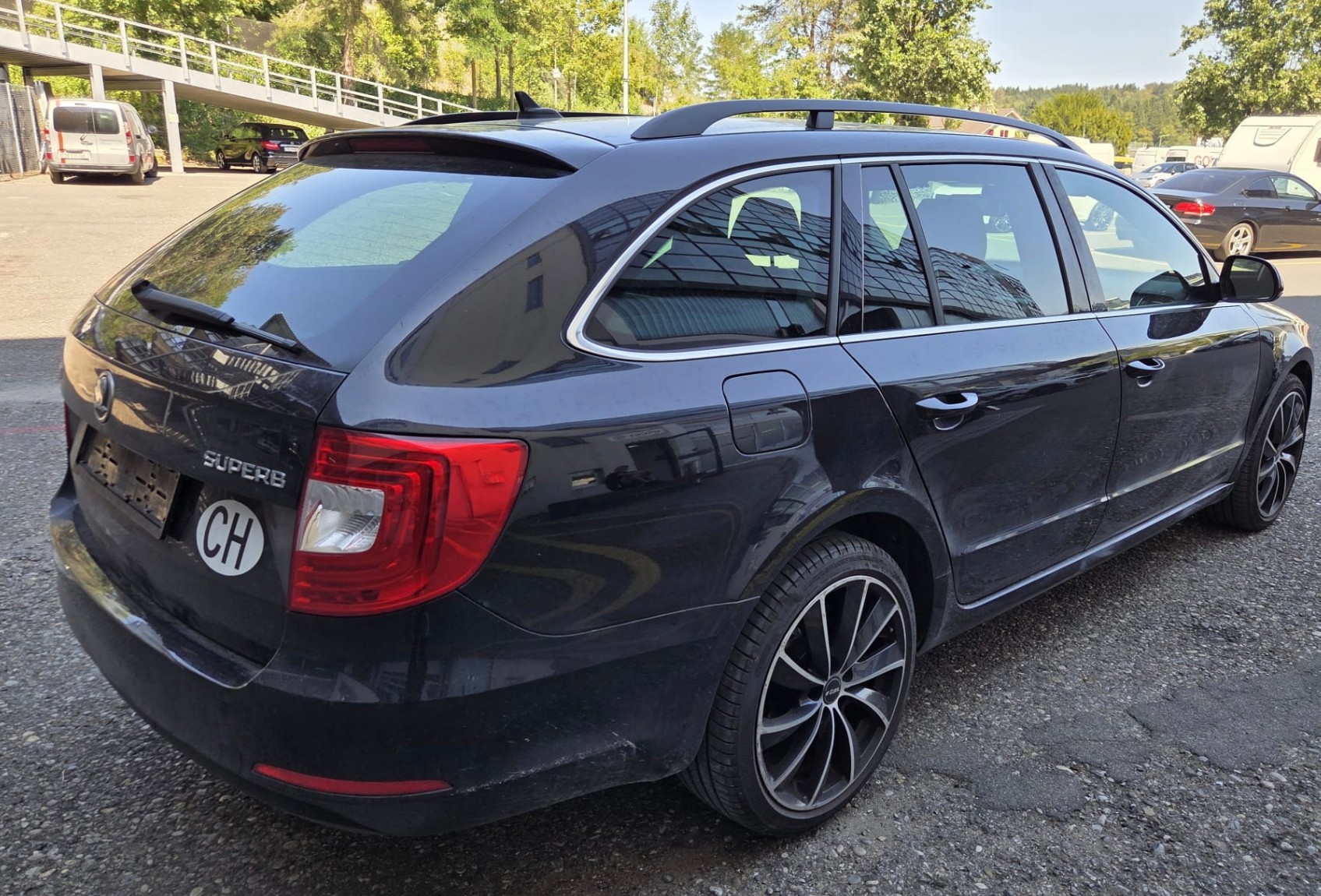 SKODA Superb 2.0 TDi Ambition DSG-image-4