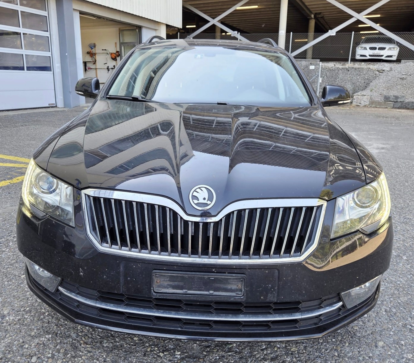 SKODA Superb 2.0 TDi Ambition DSG