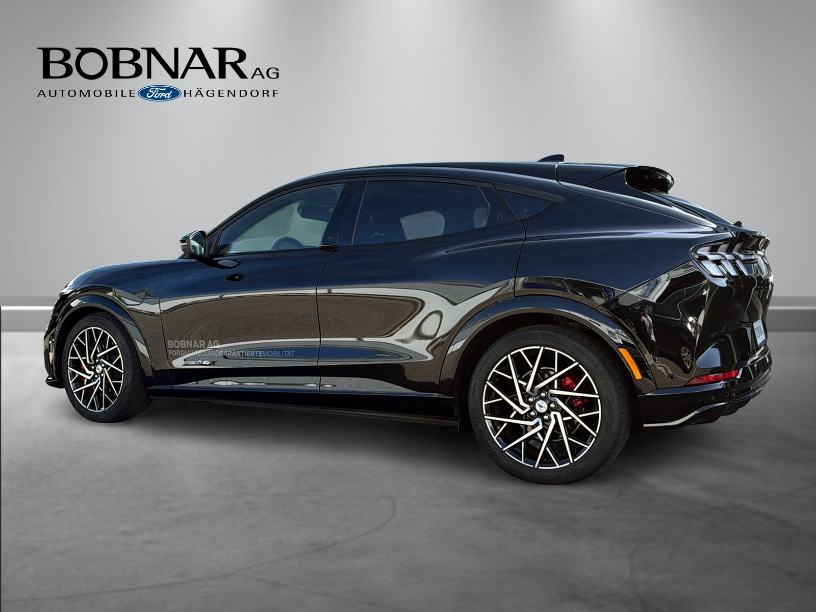 FORD Mustang MACH-E GT AWD 91 kWh-showroom-element-3