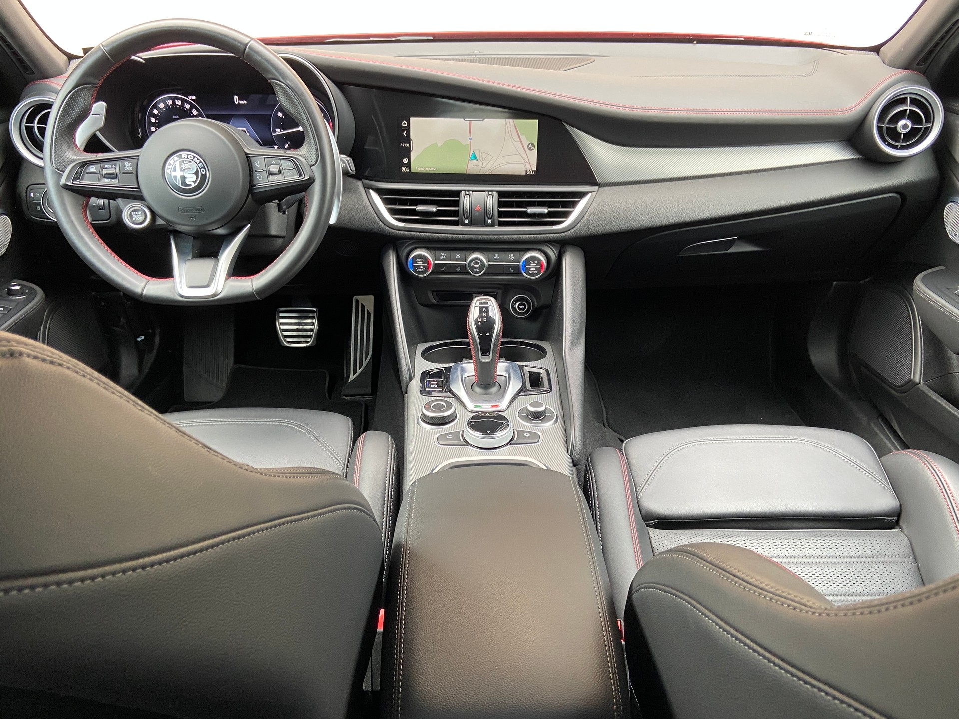 ALFA ROMEO Giulia 2.0 Competizione Q4 AT8-showroom-element-3
