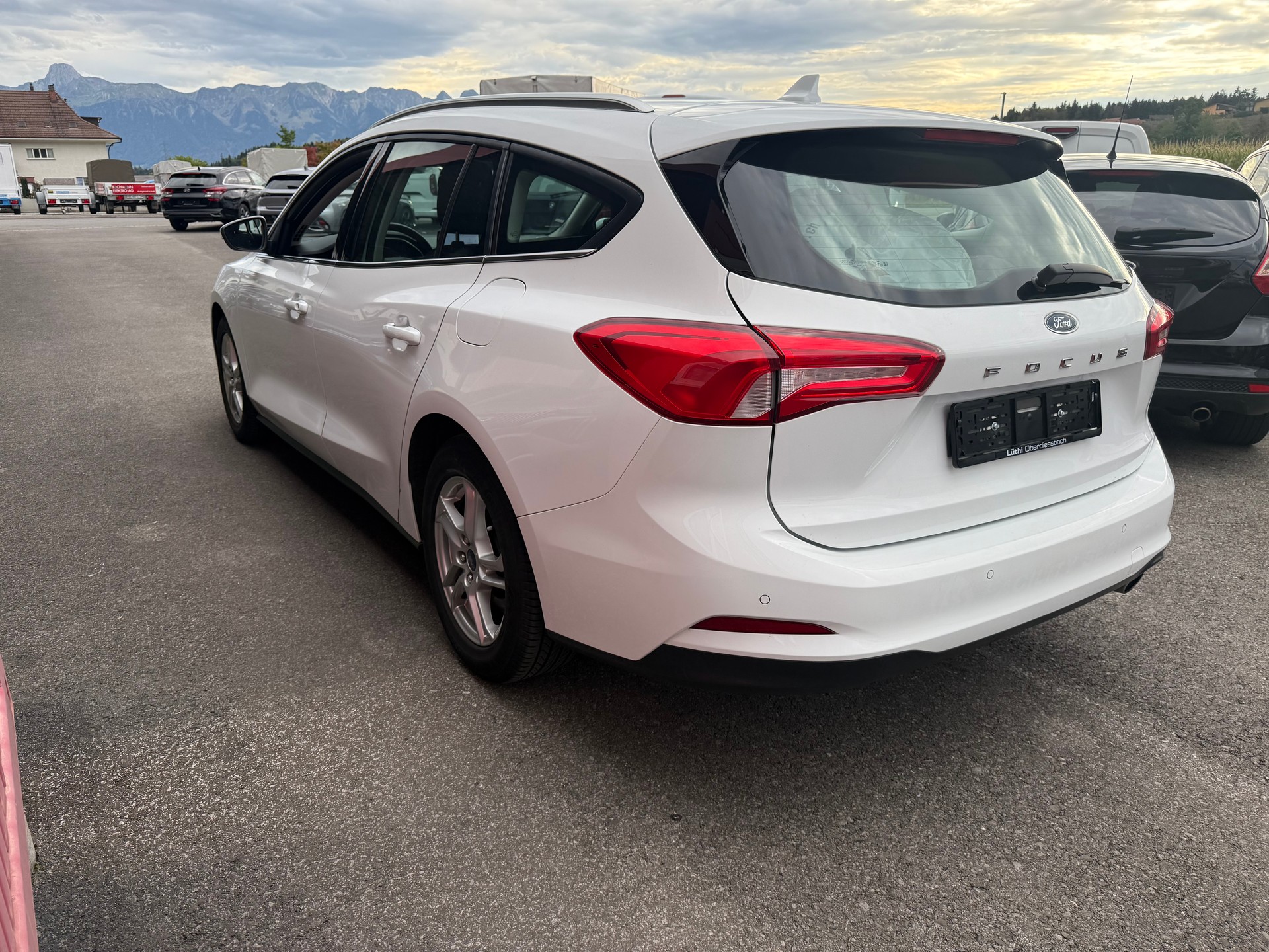 FORD Focus 1.5 TDCi Cool Connect Automatic-showroom-element-1