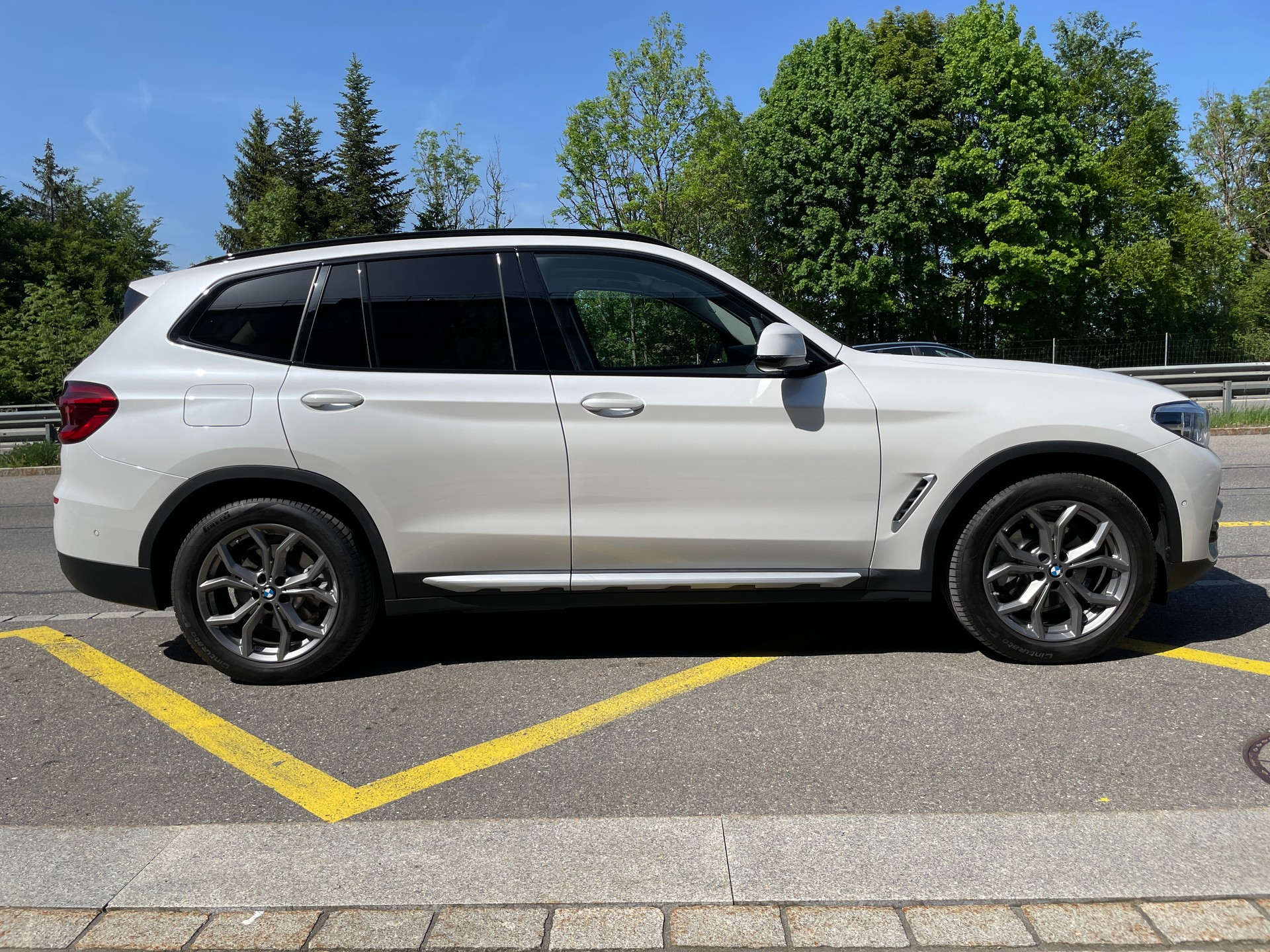 BMW X3 xDrive 48V 20d xLine Steptronic-showroom-element-3