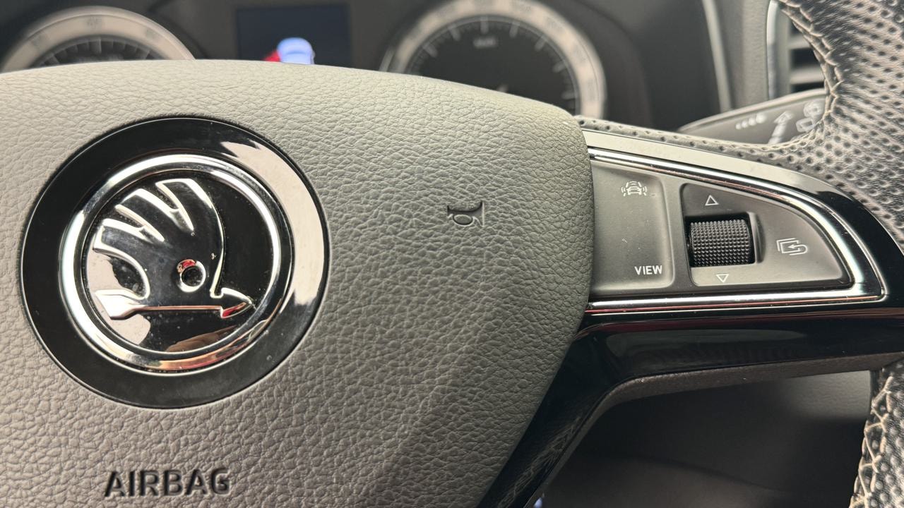 SKODA Karoq 2.0 TSI SportLine 4x4 DSG-image-9