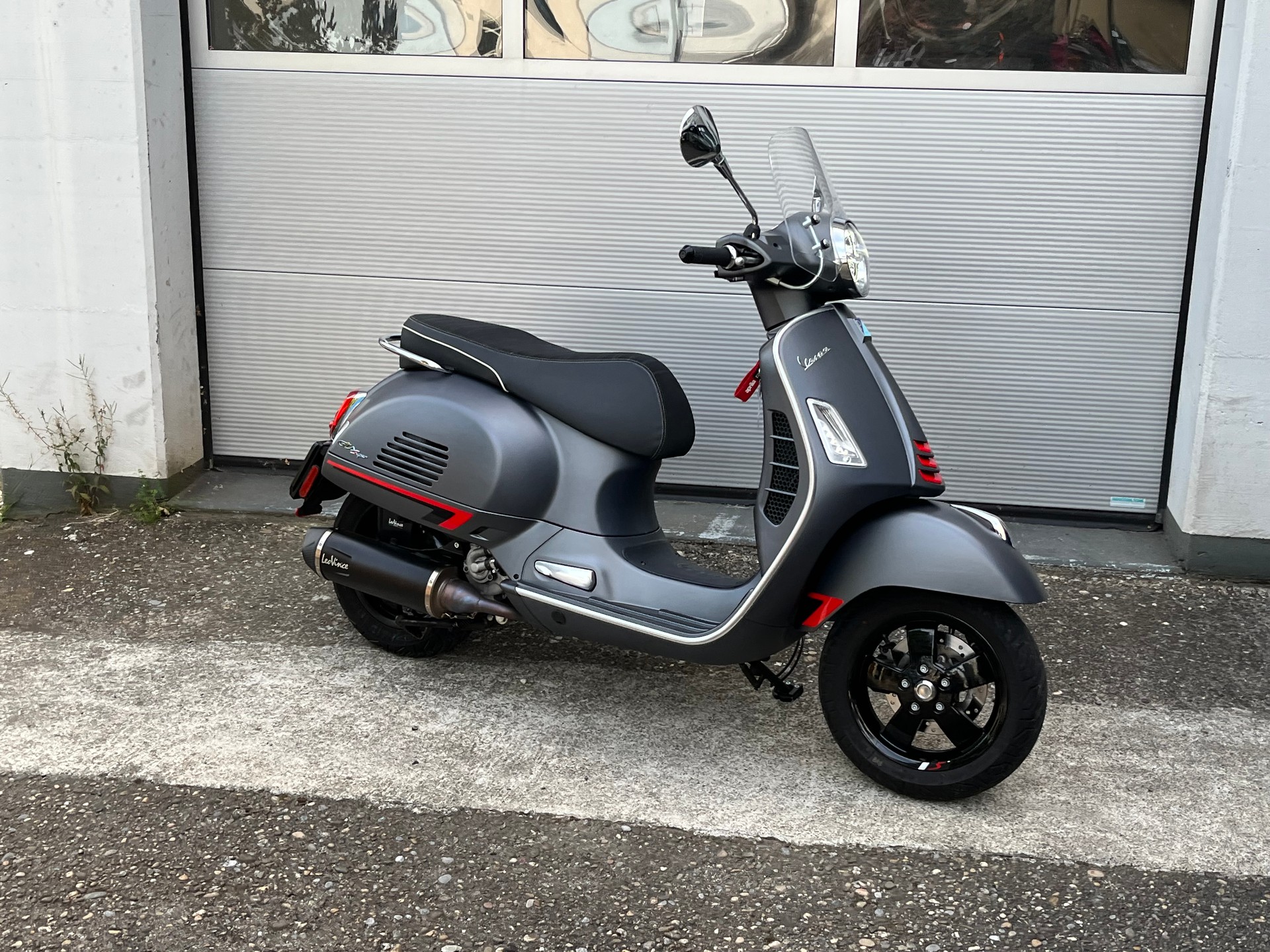 PIAGGIO Vespa GTS 300 HPE Super Sport ABS/ASR-image-1