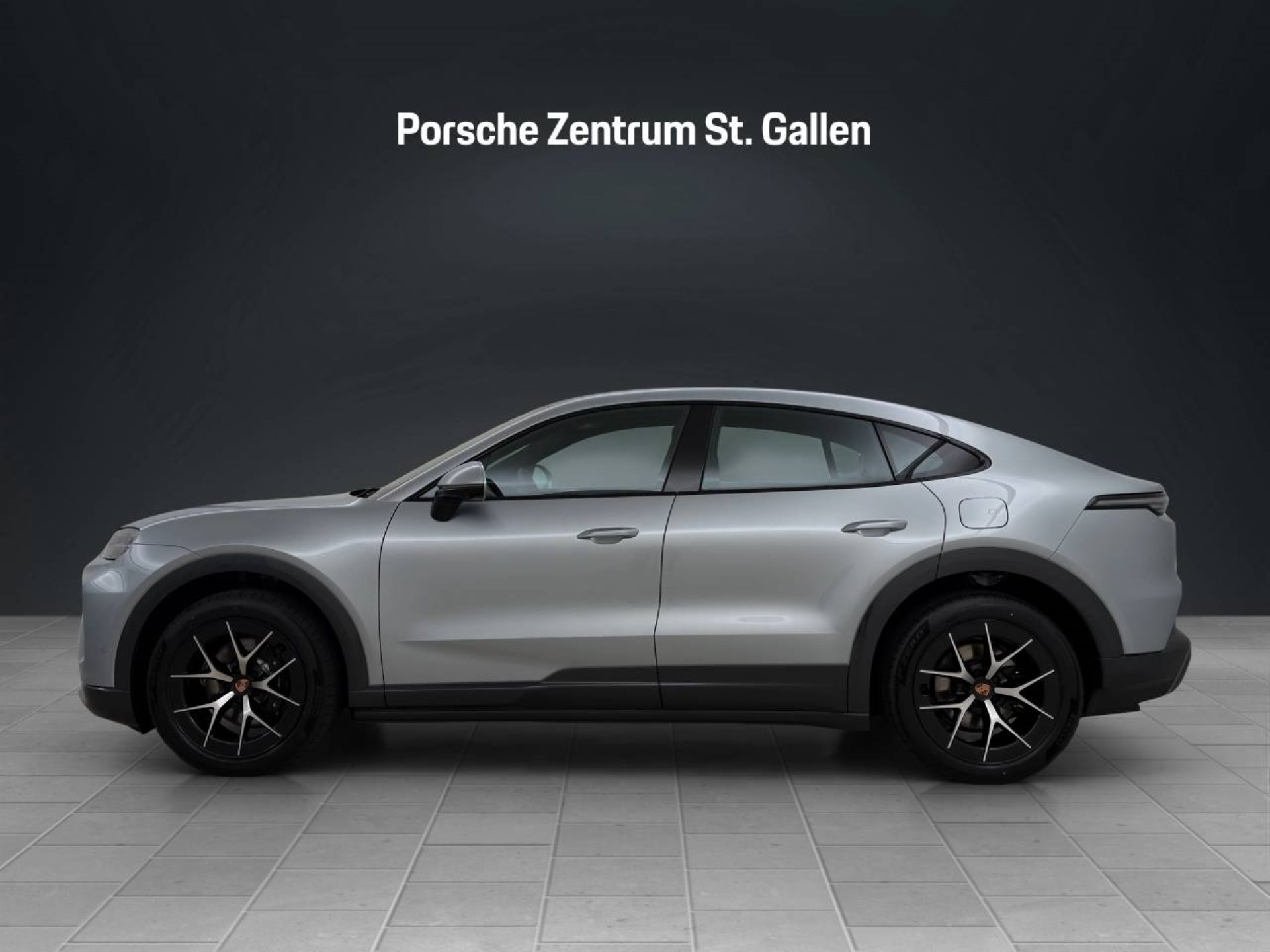 PORSCHE Cayenne Coupé Electric-showroom-element-1