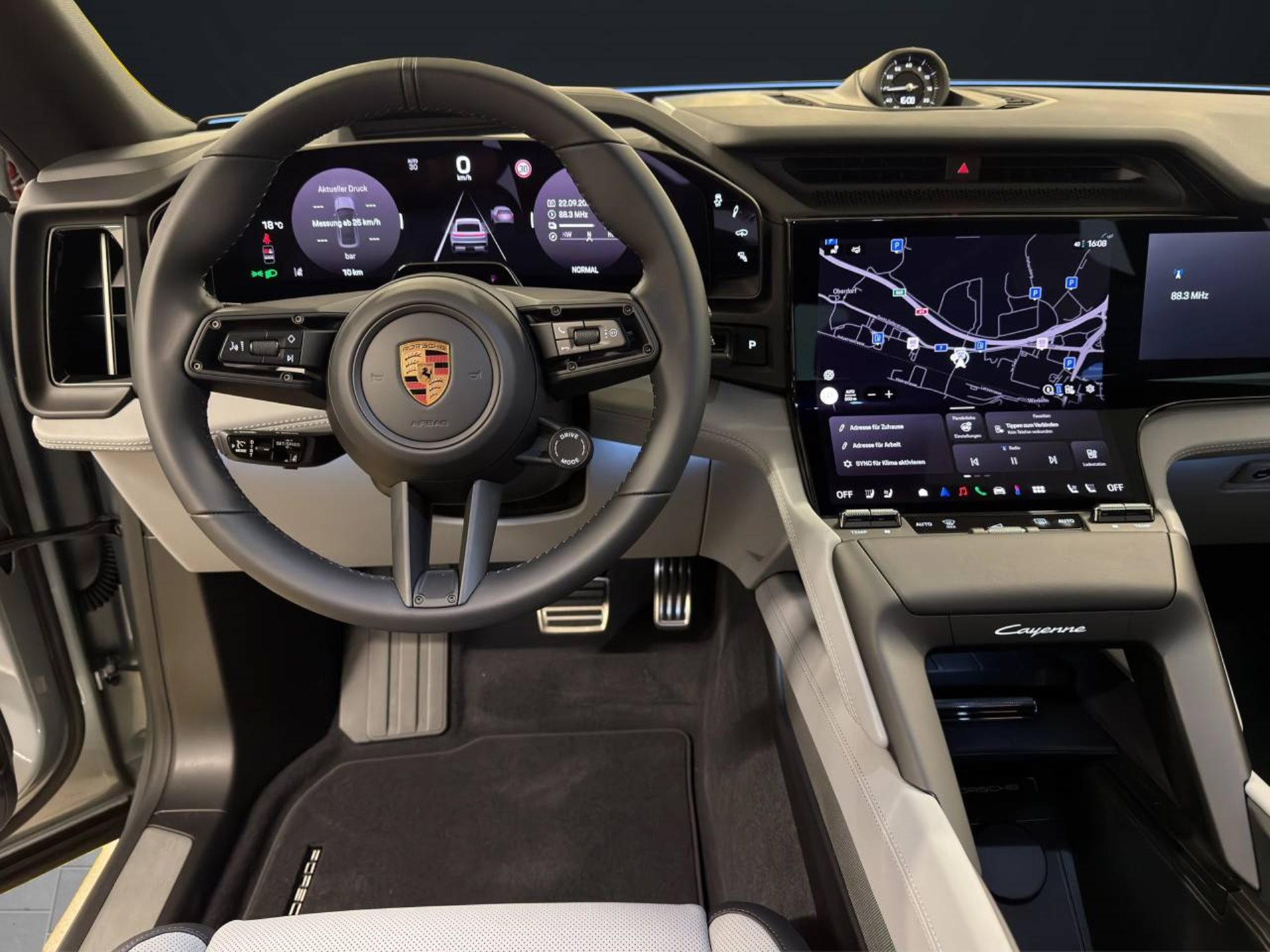 PORSCHE Cayenne Coupé Electric-image-21