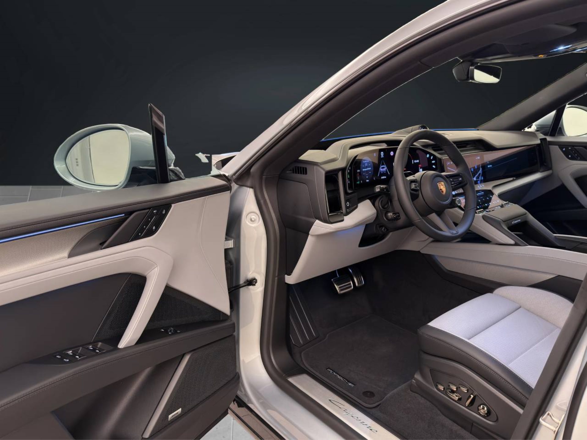 PORSCHE Cayenne Coupé Electric-showroom-element-3
