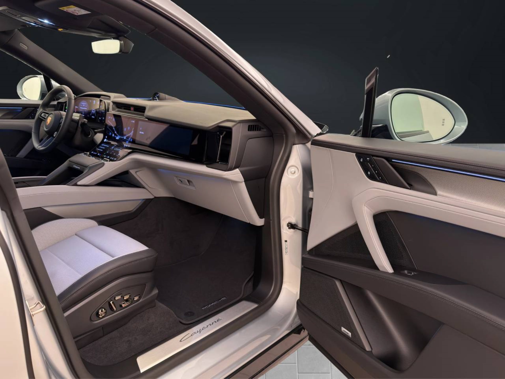 PORSCHE Cayenne Coupé Electric-image-18