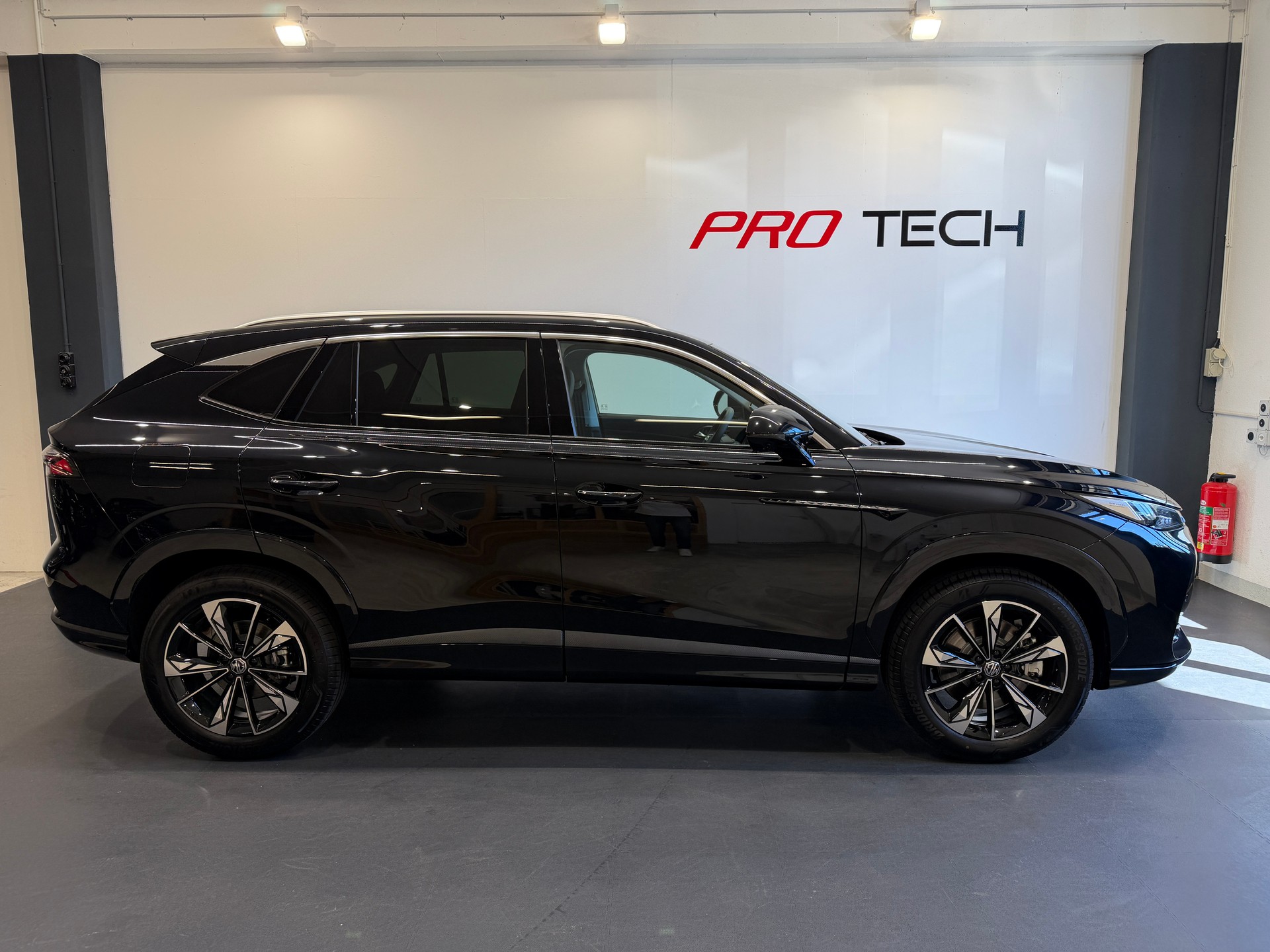 MG HS 1.5 Vollhybrid Luxury Automat-showroom-element-2