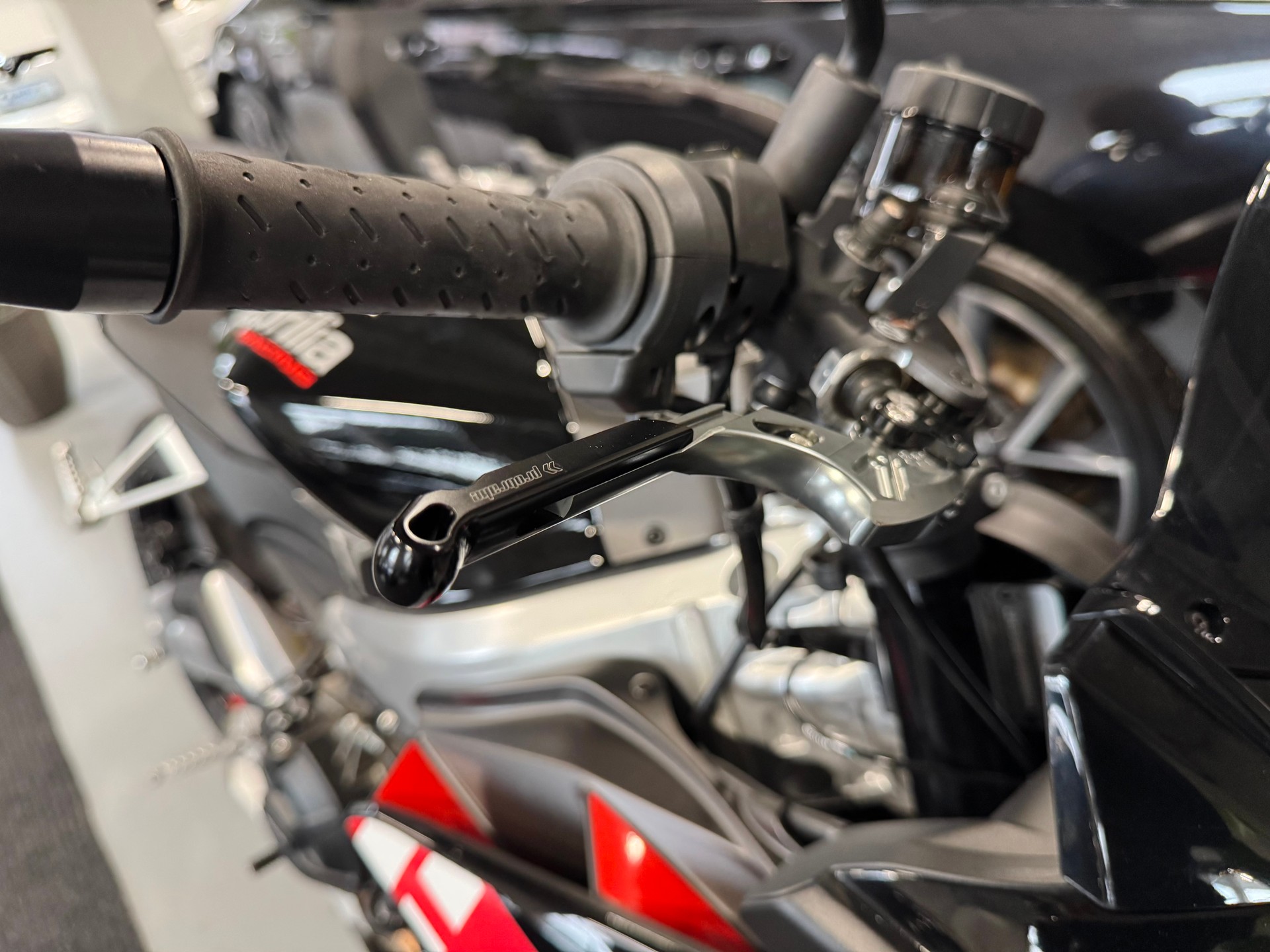 APRILIA Tuono 660 Factory-image-8