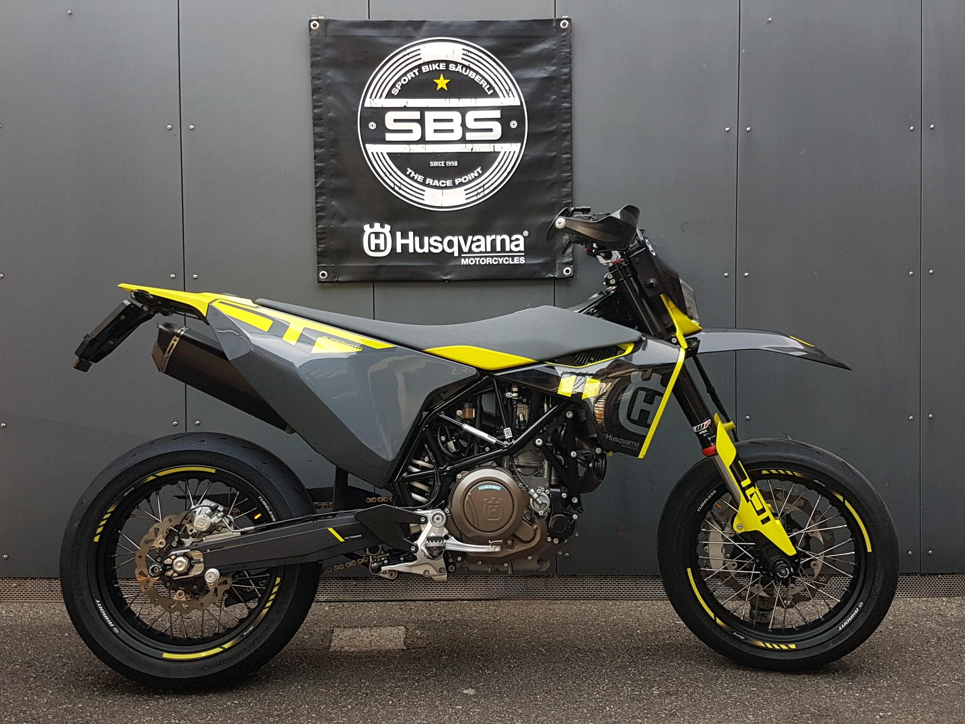 HUSQVARNA 701 Supermoto (35kW)-image-0
