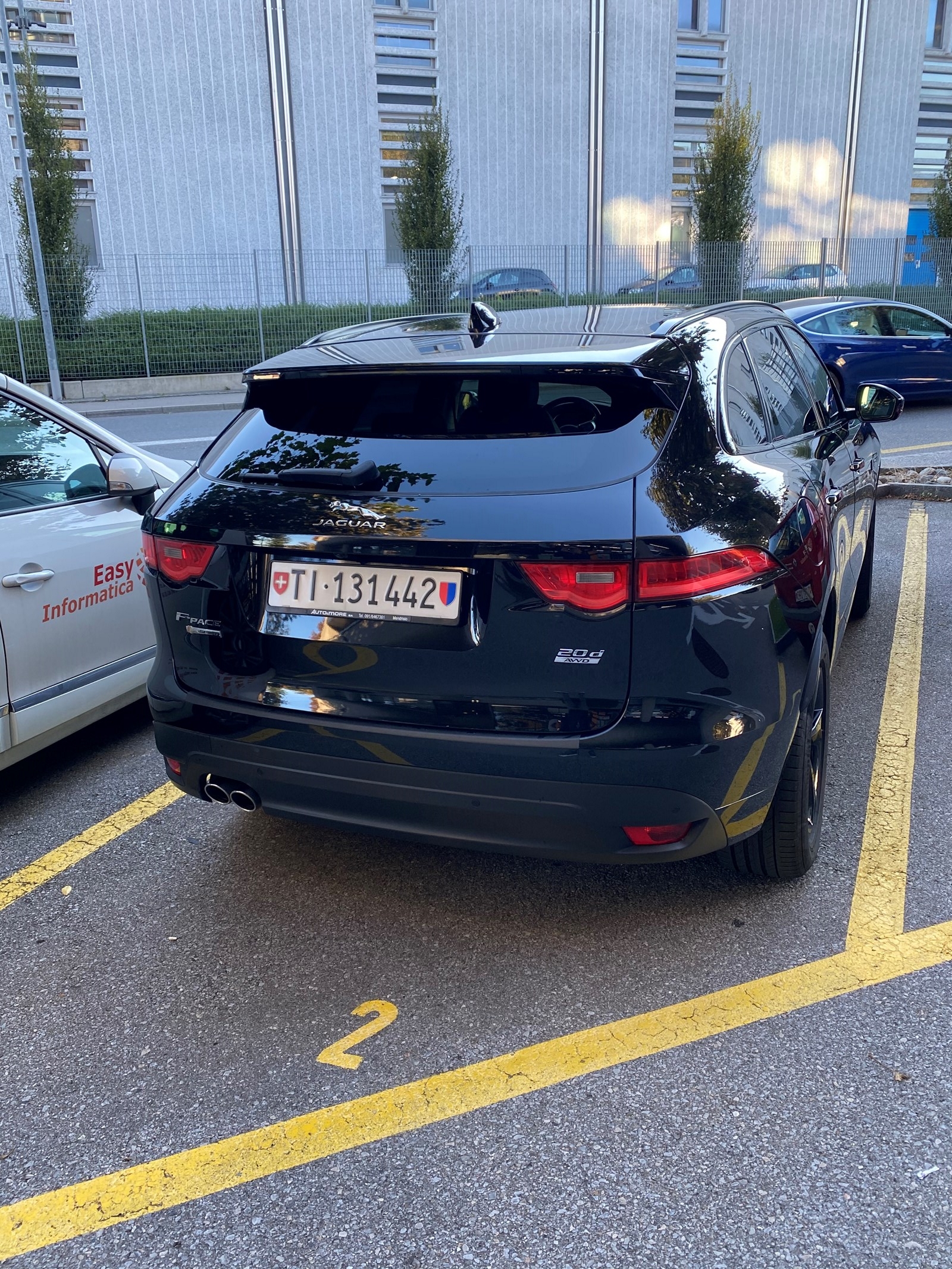 JAGUAR F-Pace 2.0d R-Sport AWD Automatik-image-1