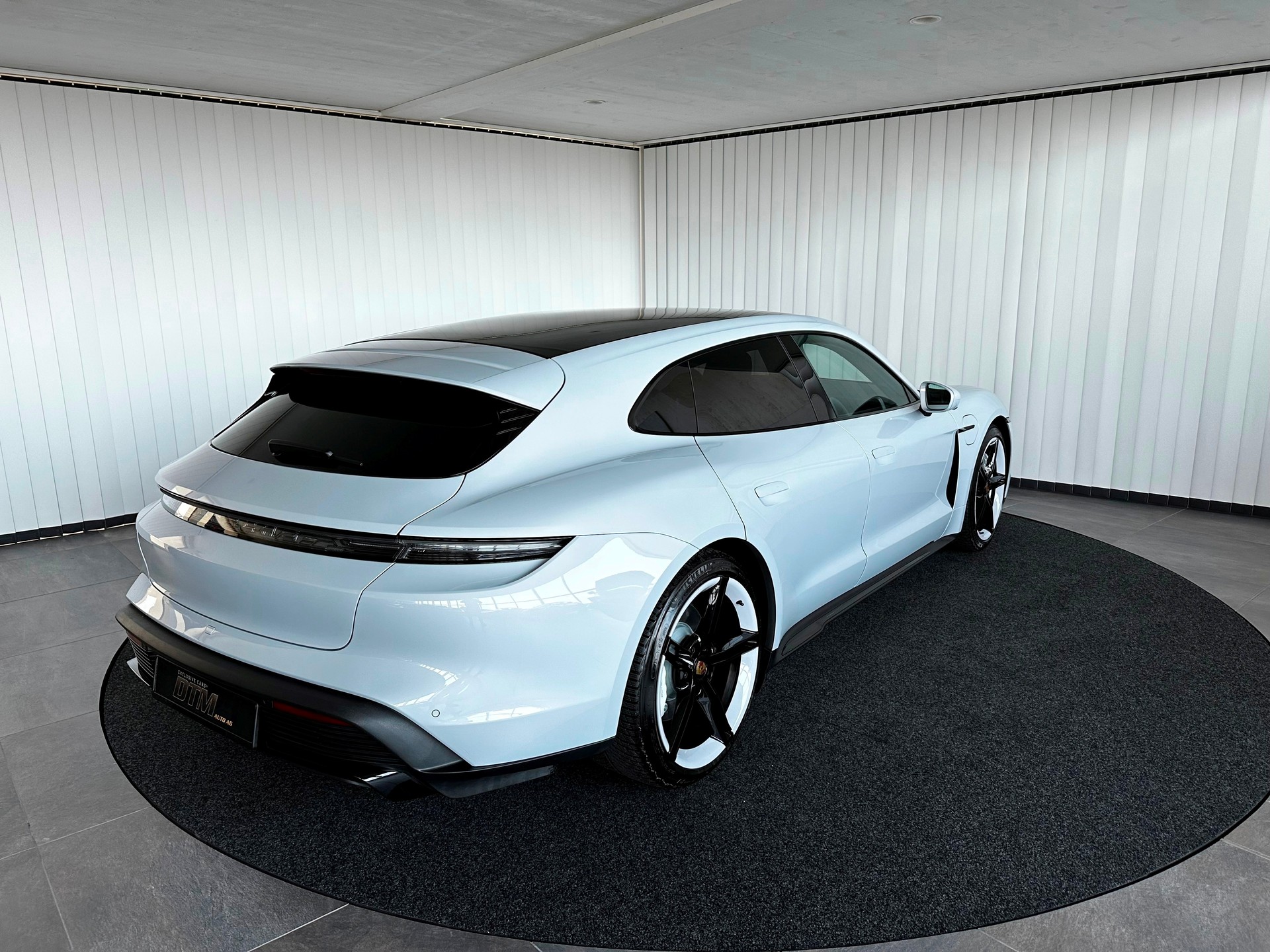 PORSCHE Taycan GTS Sport Turismo Performance Plus-image-4