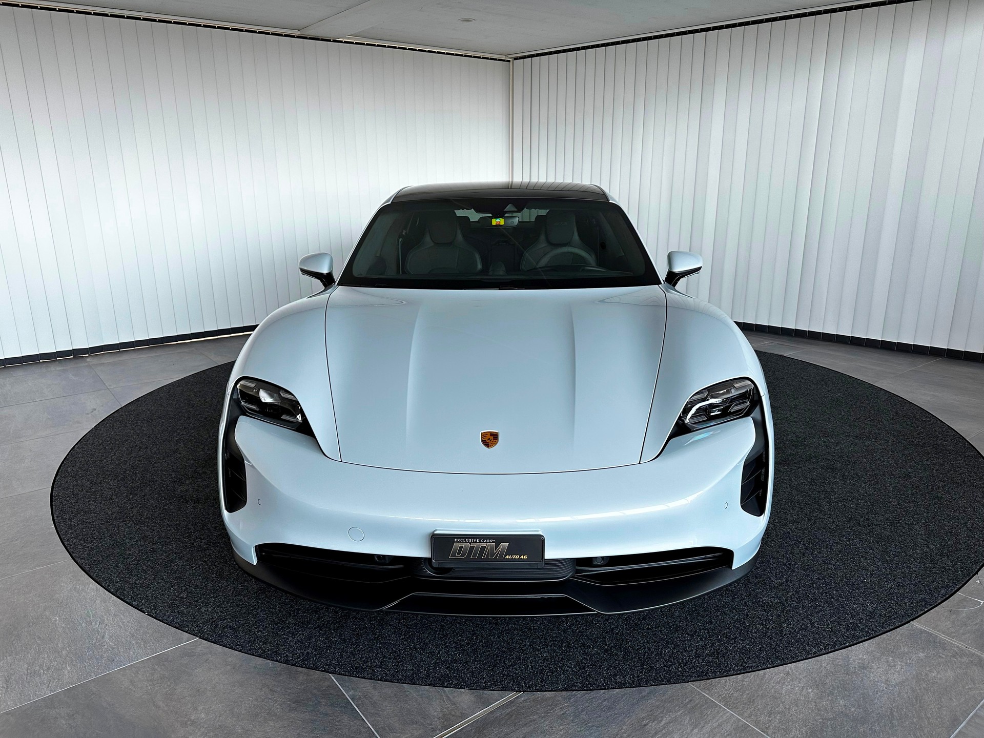 PORSCHE Taycan GTS Sport Turismo Performance Plus-showroom-element-1