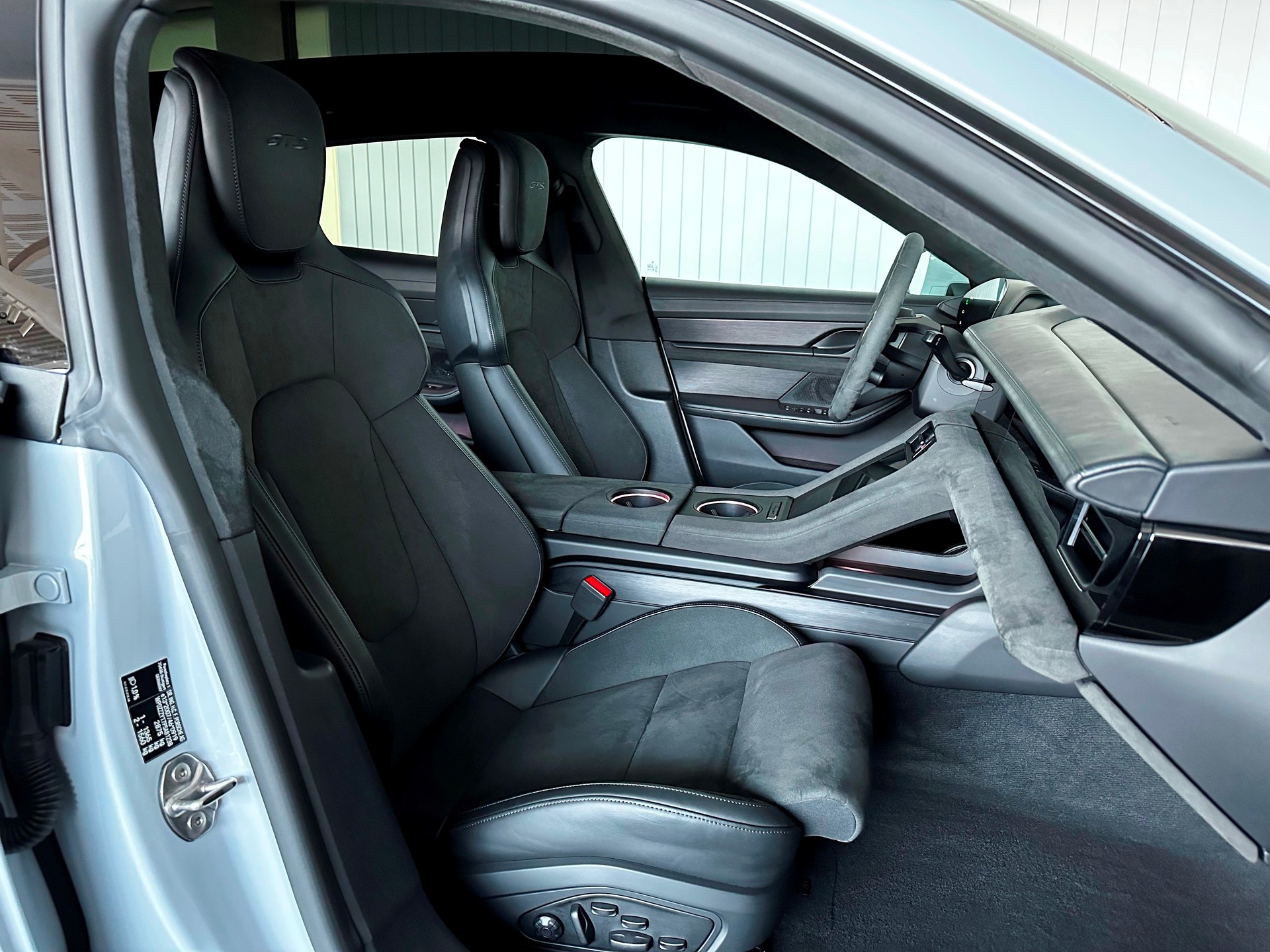 PORSCHE Taycan GTS Sport Turismo Performance Plus-image-12