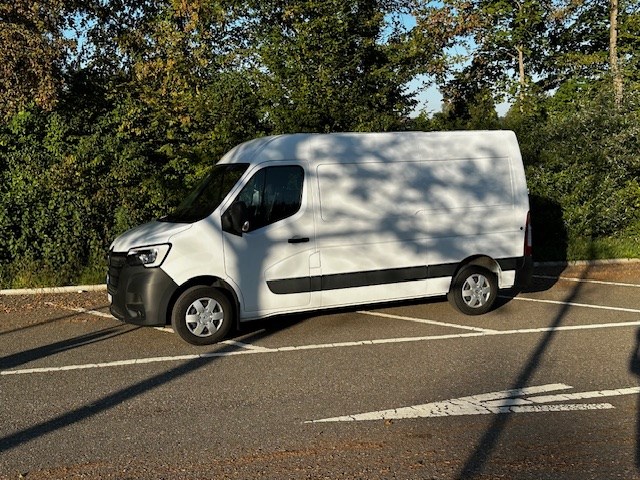 RENAULT Master T35 2.3dCi 135 L2H2-image-1