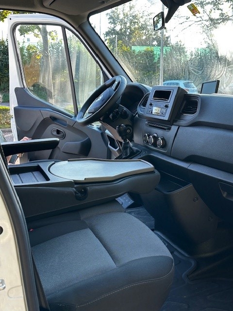 RENAULT Master T35 2.3dCi 135 L2H2-image-4