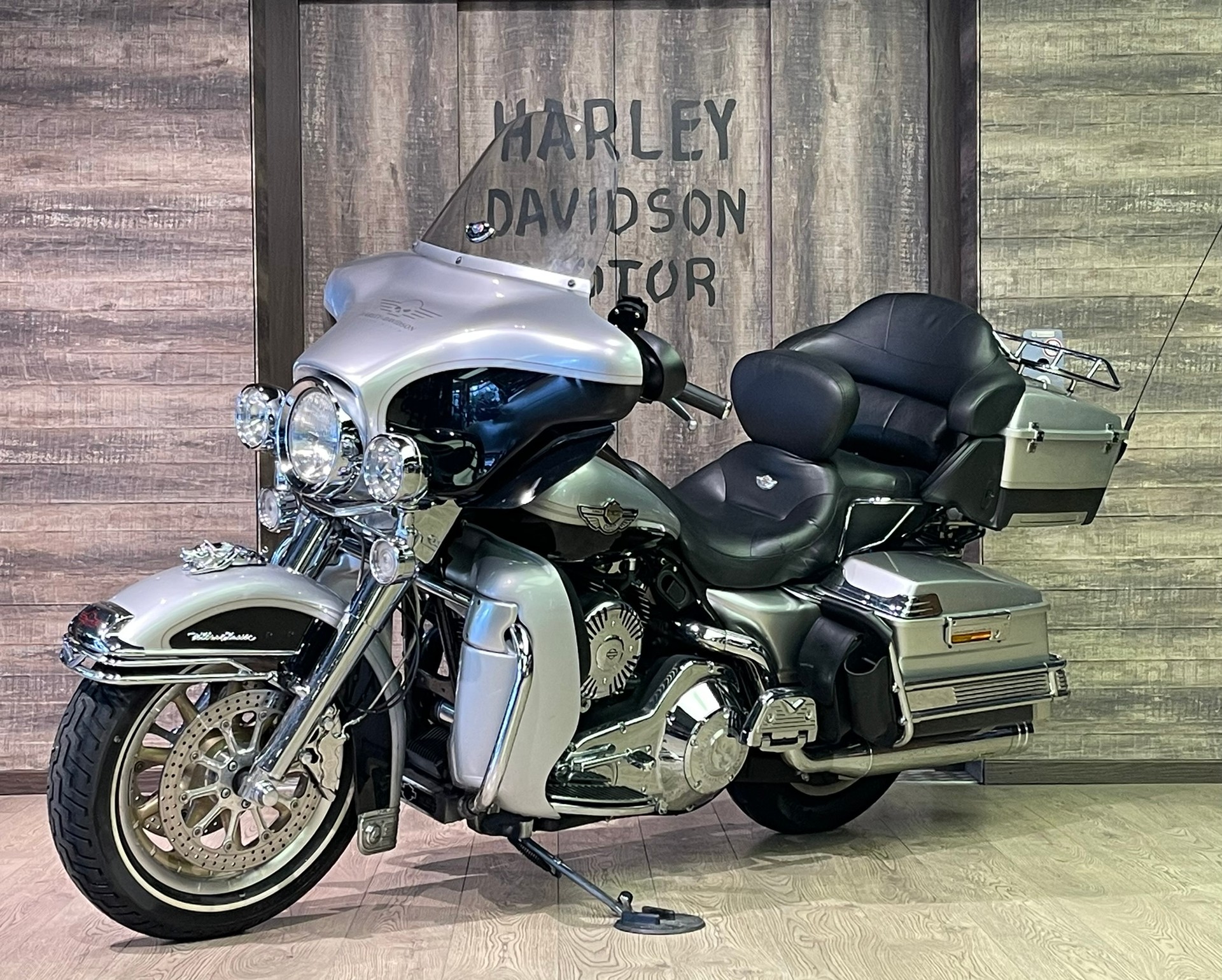 HARLEY-DAVIDSON FLHTCUI 100th Anniversary-image-1