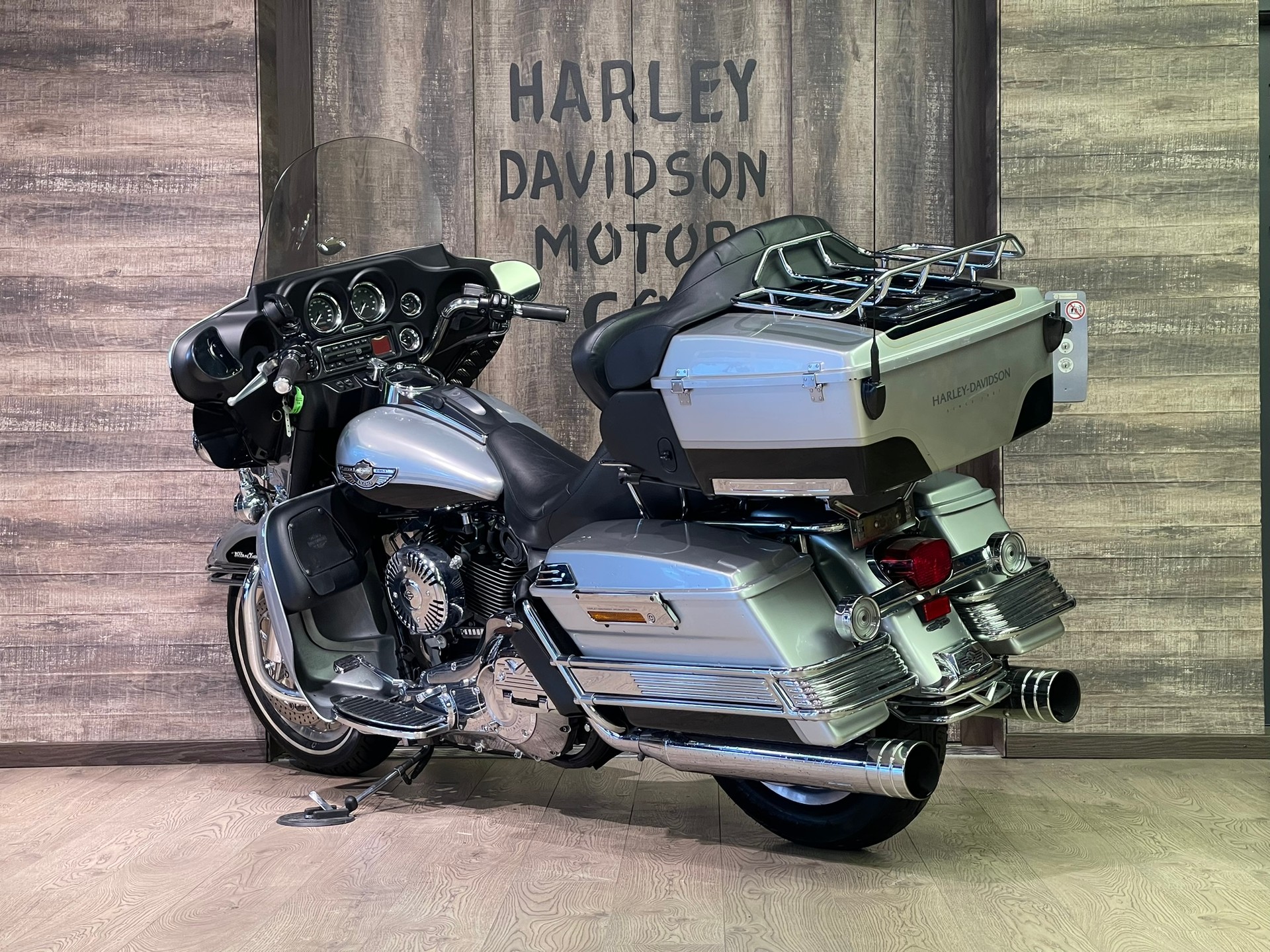 HARLEY-DAVIDSON FLHTCUI 100th Anniversary-image-2