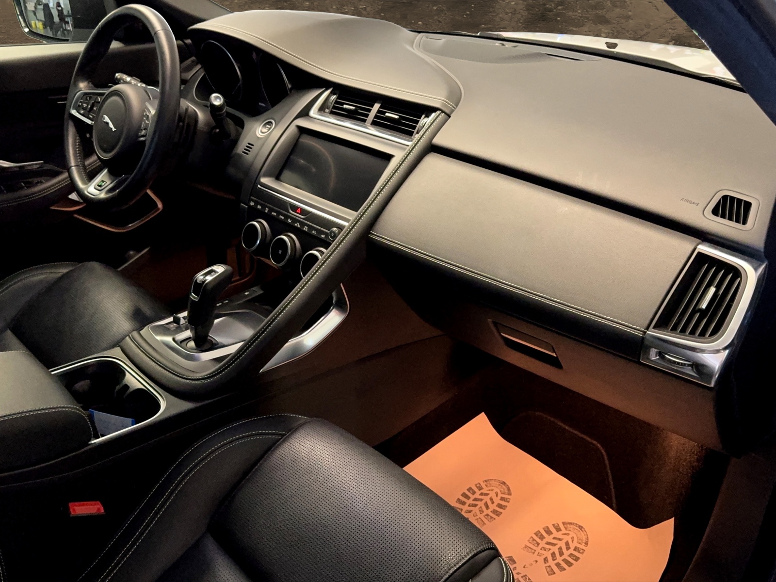 JAGUAR E-Pace 2.0 P250 R-Dynamic AWD Automatik-image-13