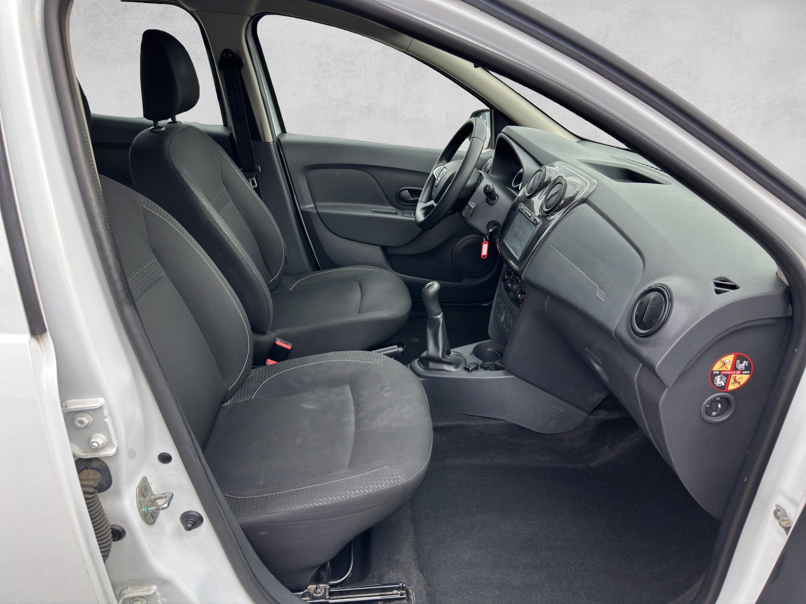 DACIA Logan MCV 1.2 Lauréate-image-9