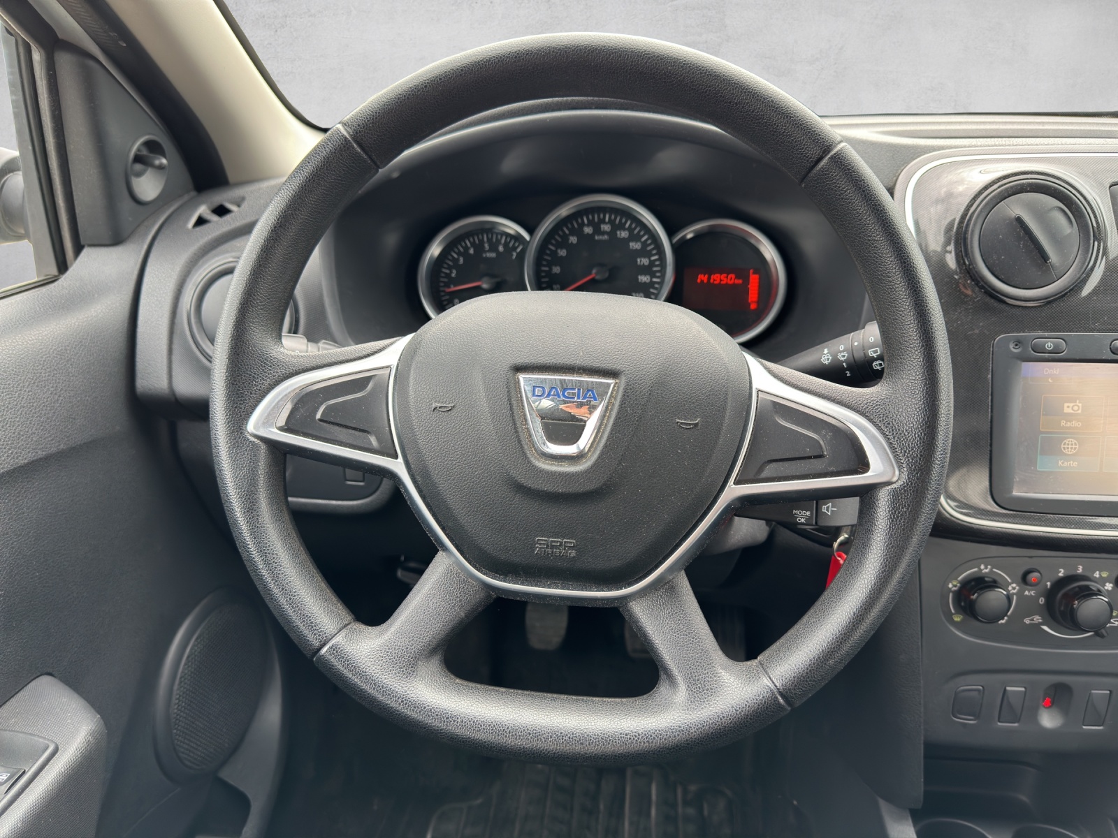 DACIA Logan MCV 1.2 Lauréate-image-11