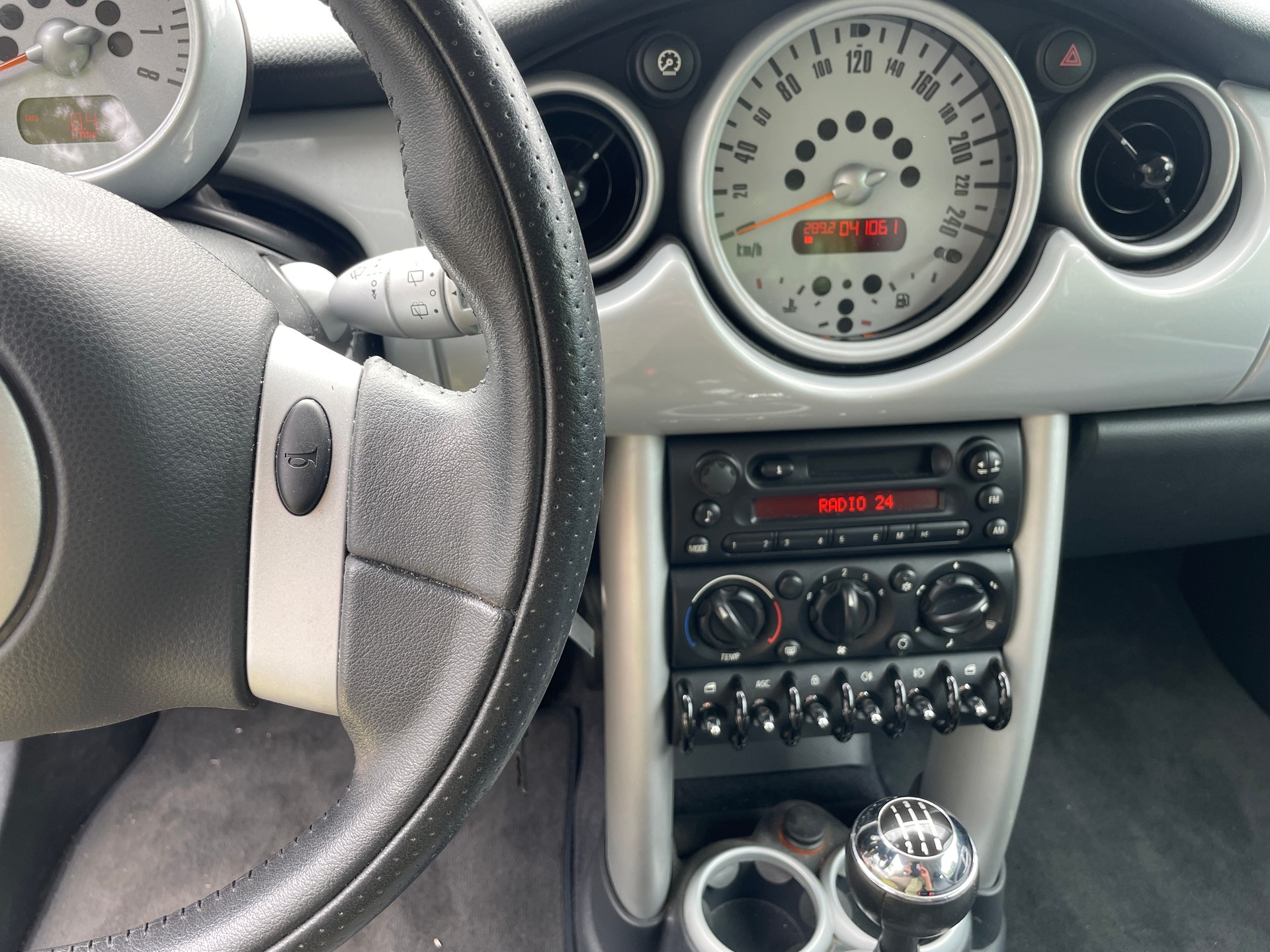 MINI Cooper-image-5