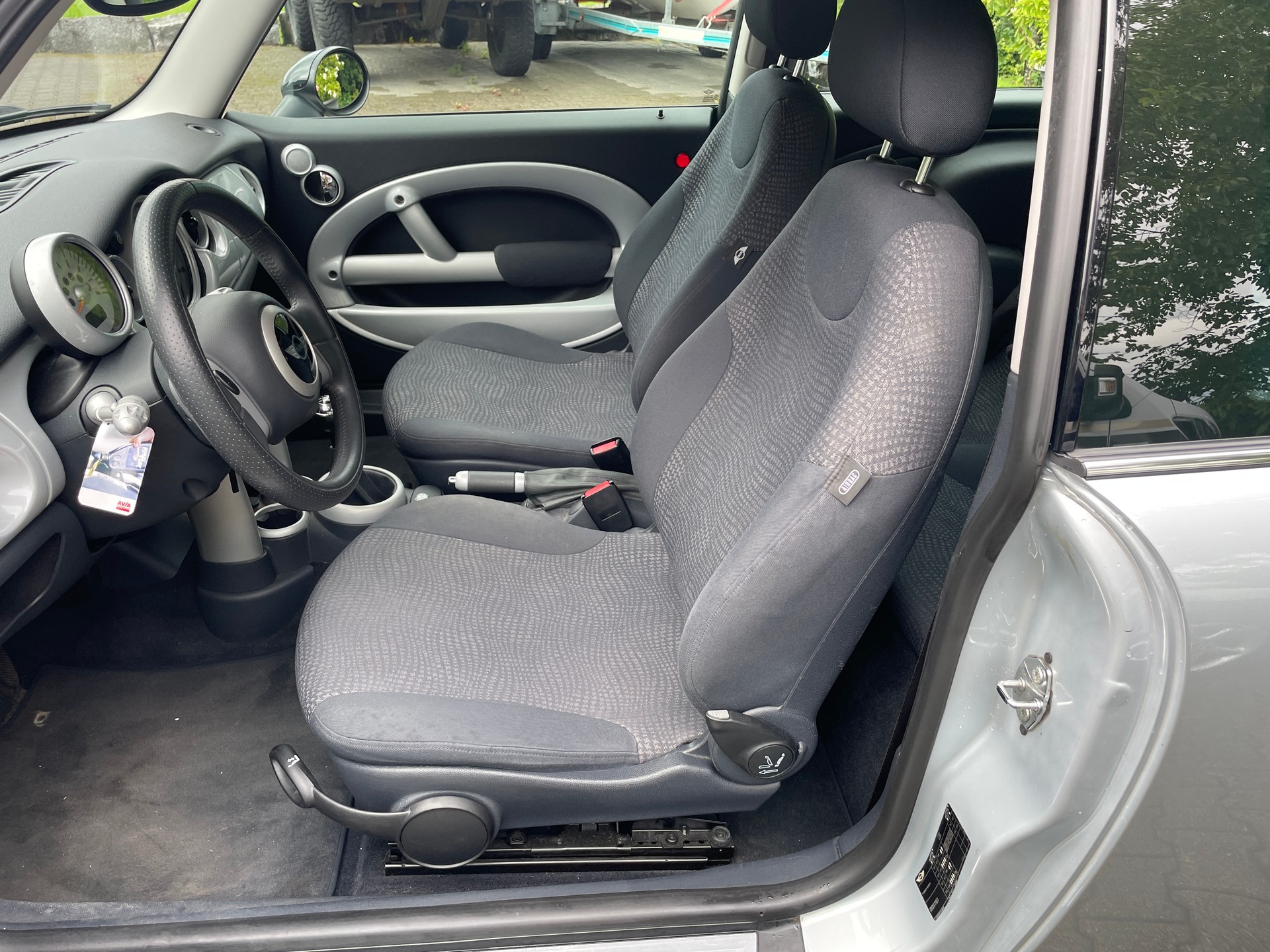 MINI Cooper-image-3