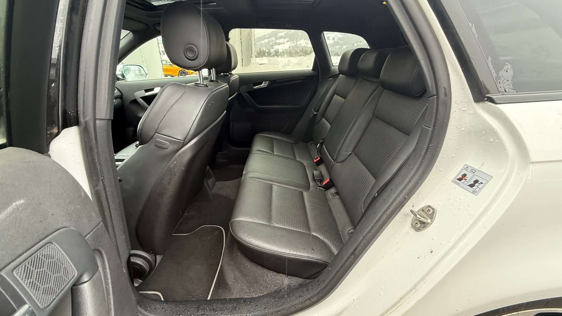 AUDI S3 Sportback 2.0 TFSI quattro S-tronic-image-11