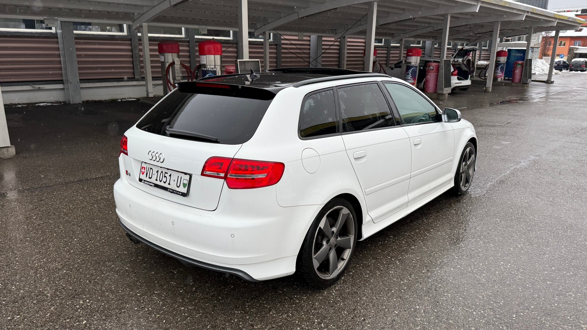 AUDI S3 Sportback 2.0 TFSI quattro S-tronic-image-4