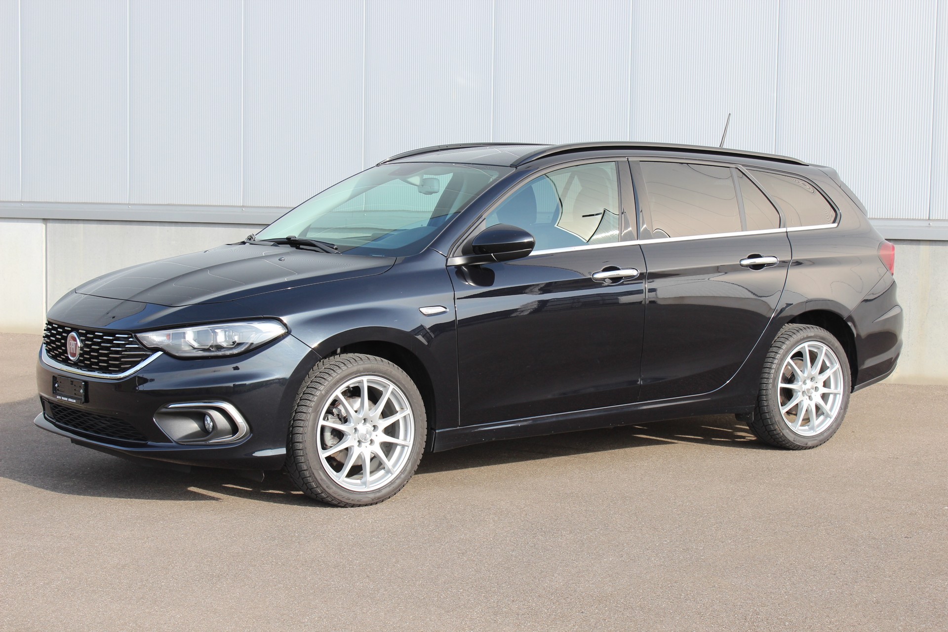 FIAT Tipo 1.6MJ Station Wagon Lounge DCT-image-1