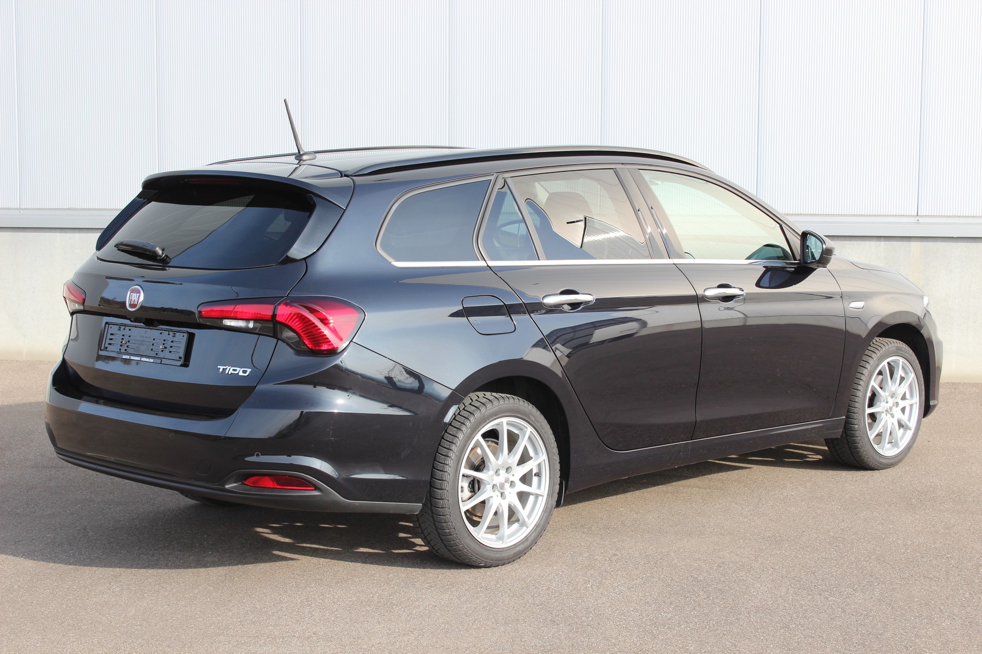 FIAT Tipo 1.6MJ Station Wagon Lounge DCT-image-2