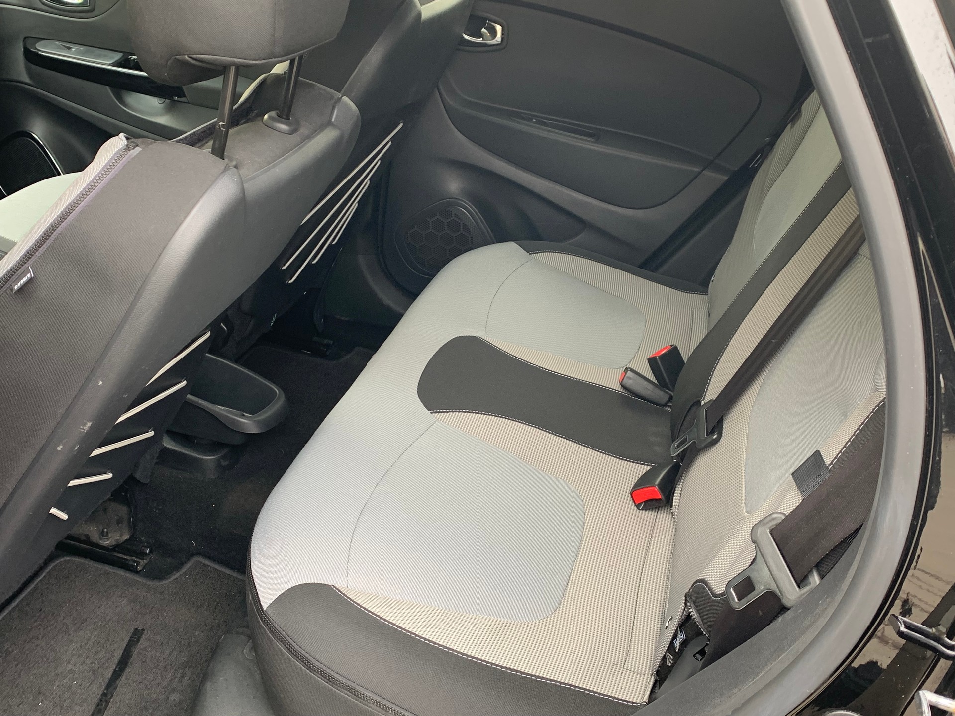 RENAULT Captur 1.2 T 16V Intens EDC-image-13
