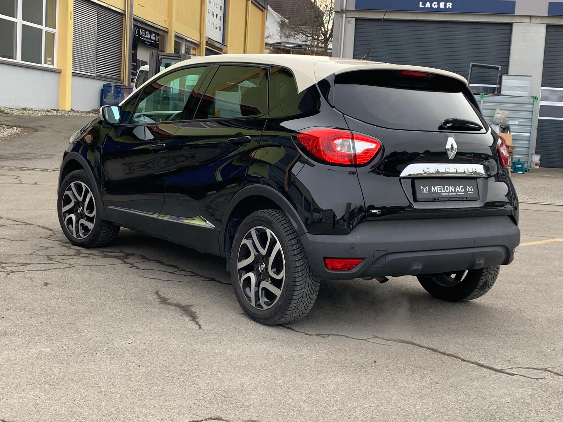 RENAULT Captur 1.2 T 16V Intens EDC-image-9