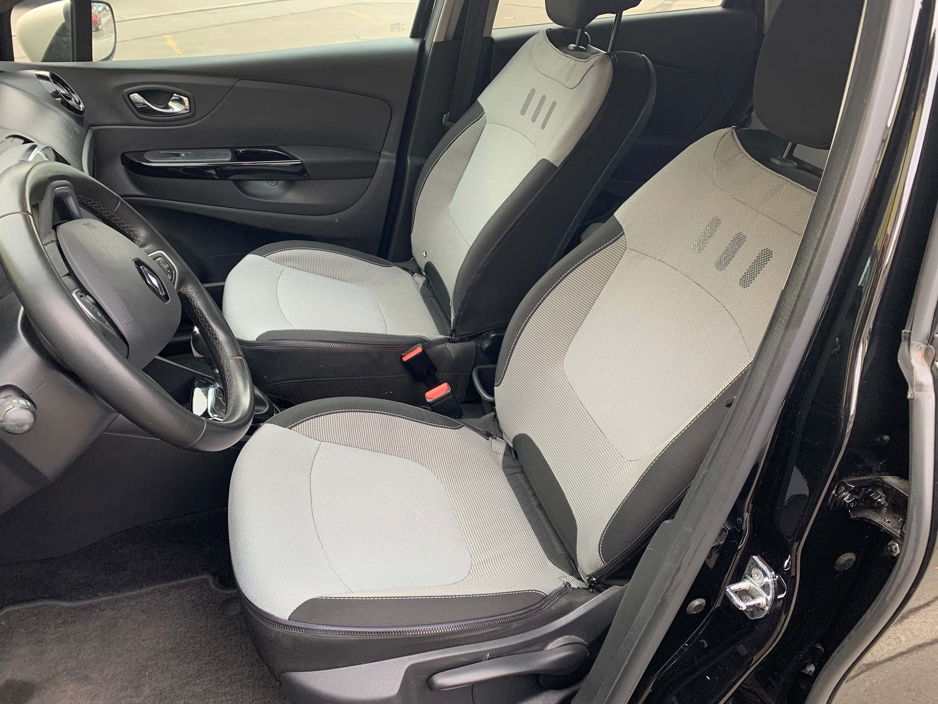 RENAULT Captur 1.2 T 16V Intens EDC-image-14