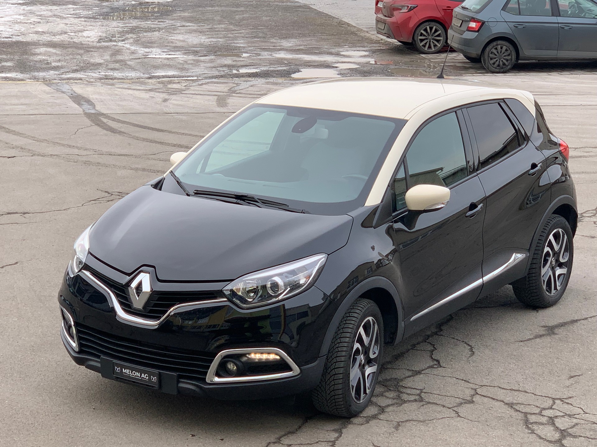 RENAULT Captur 1.2 T 16V Intens EDC-image-11